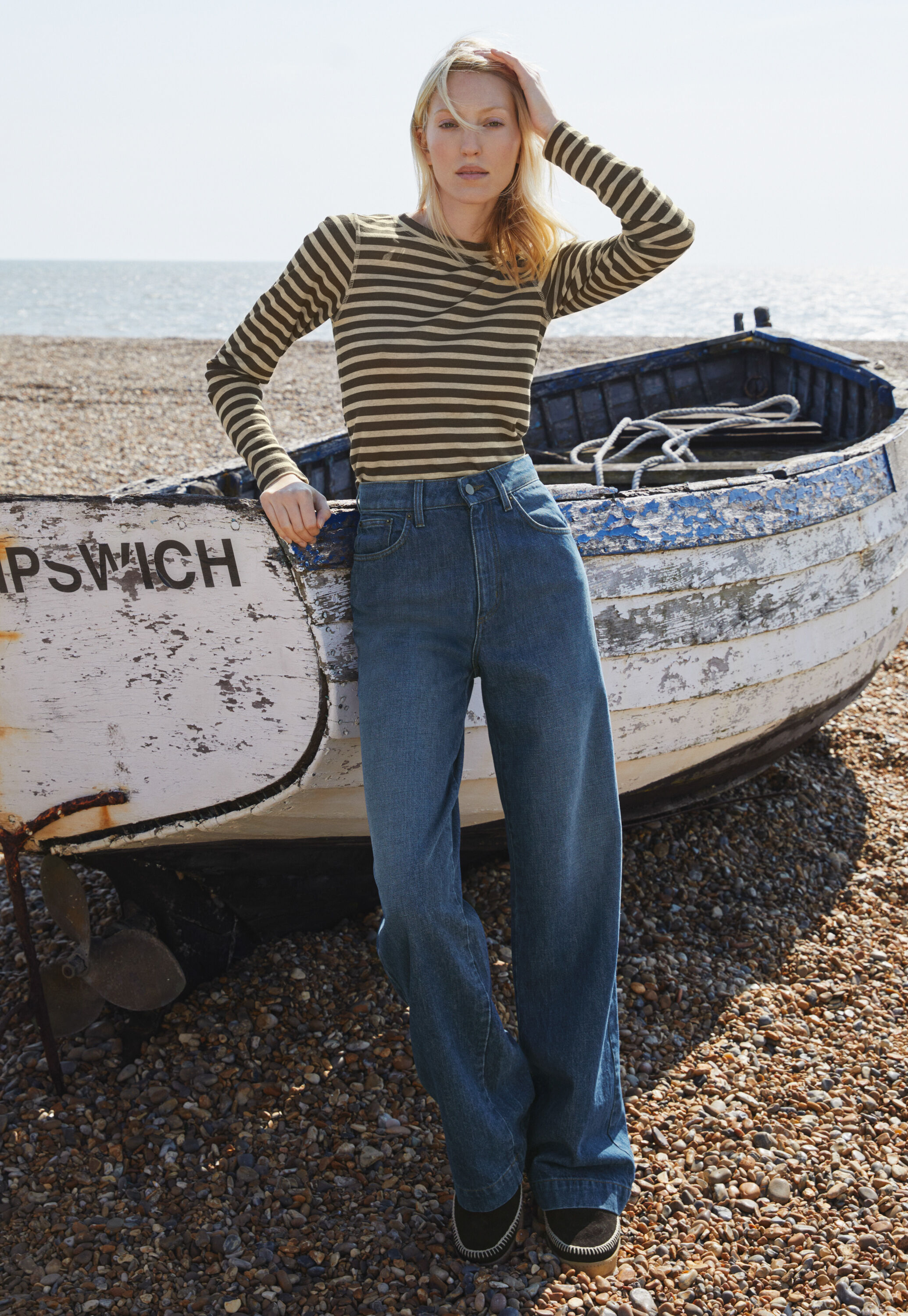 Wide-leg cord trousers