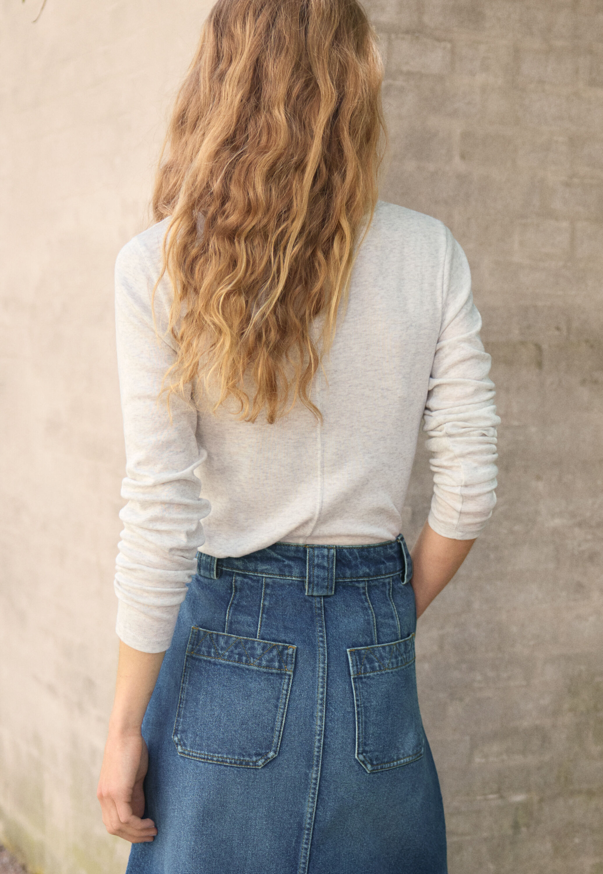 Scoop-neck top