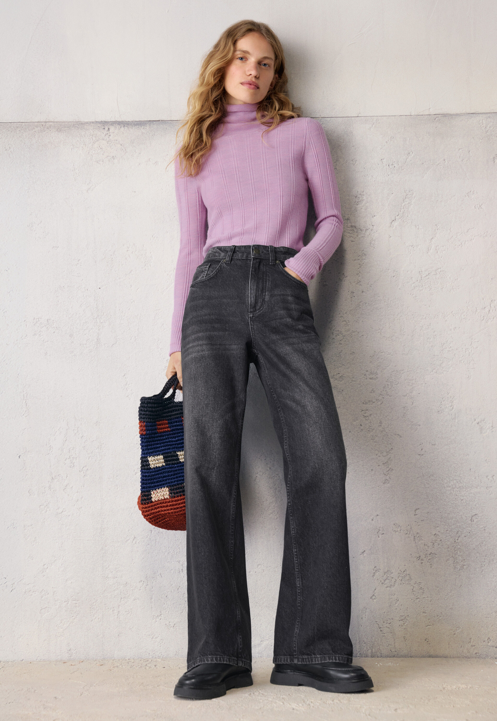 Embroidered skirt