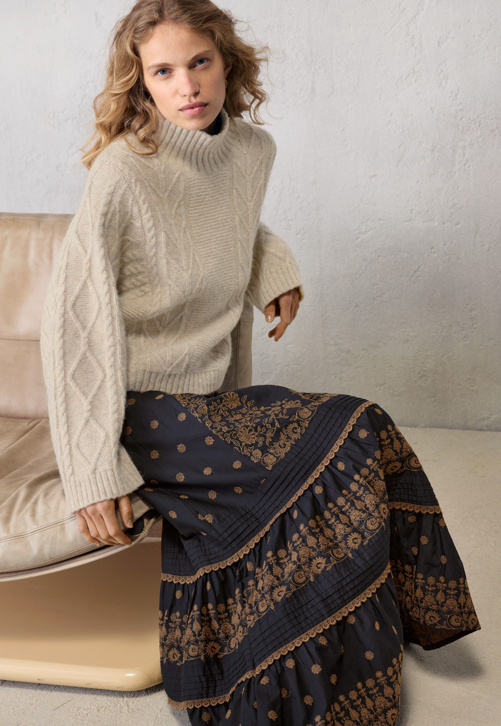 Embroidered skirt