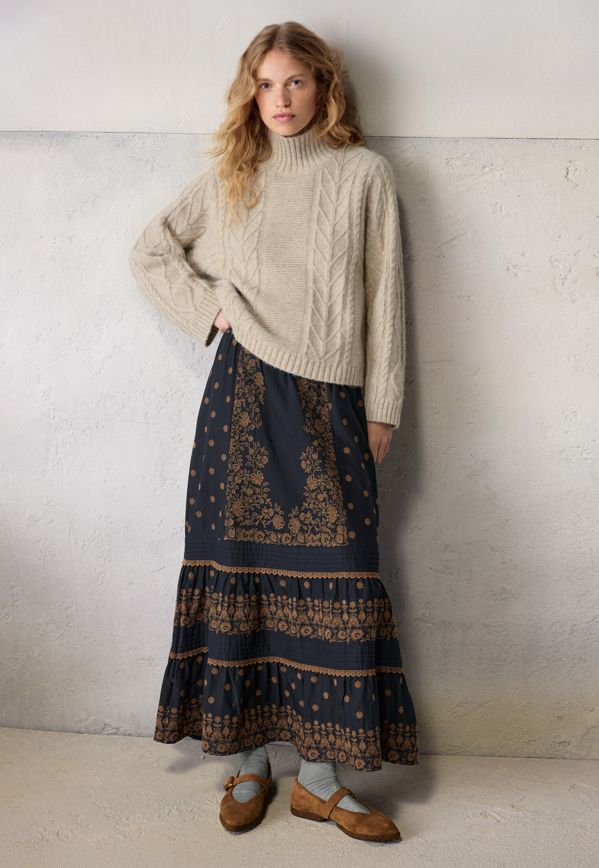 Embroidered skirt