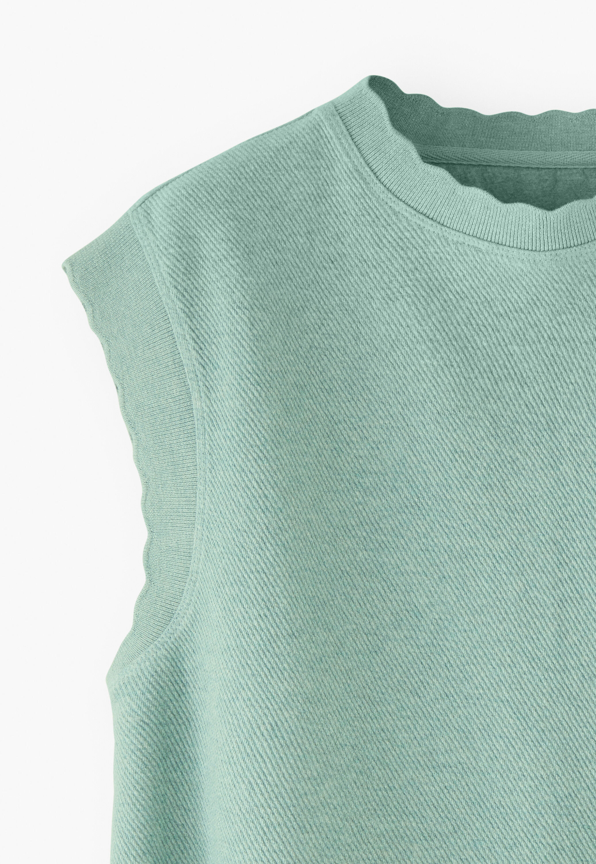 Sleeveless sweatshirt