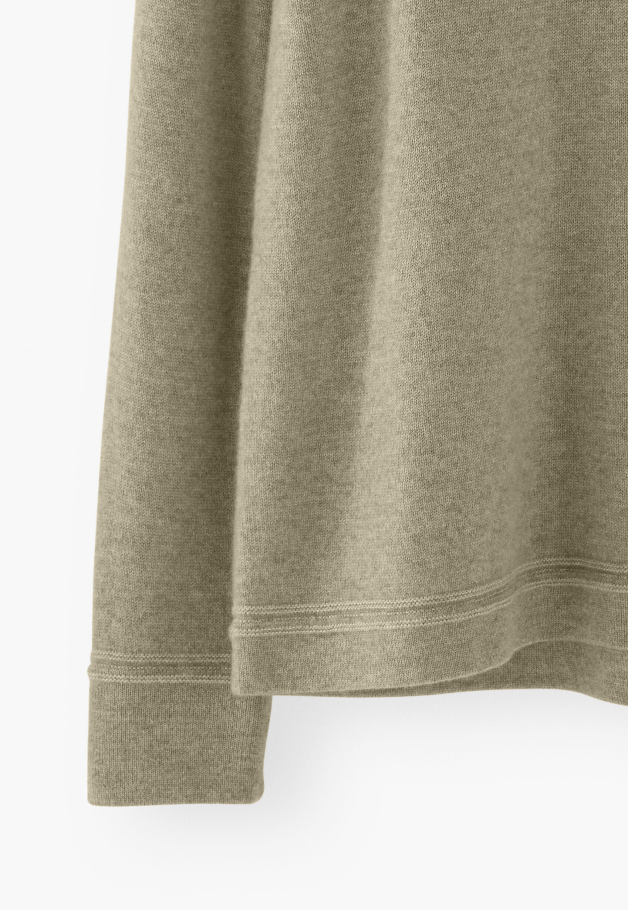 Puff-sleeve sweater