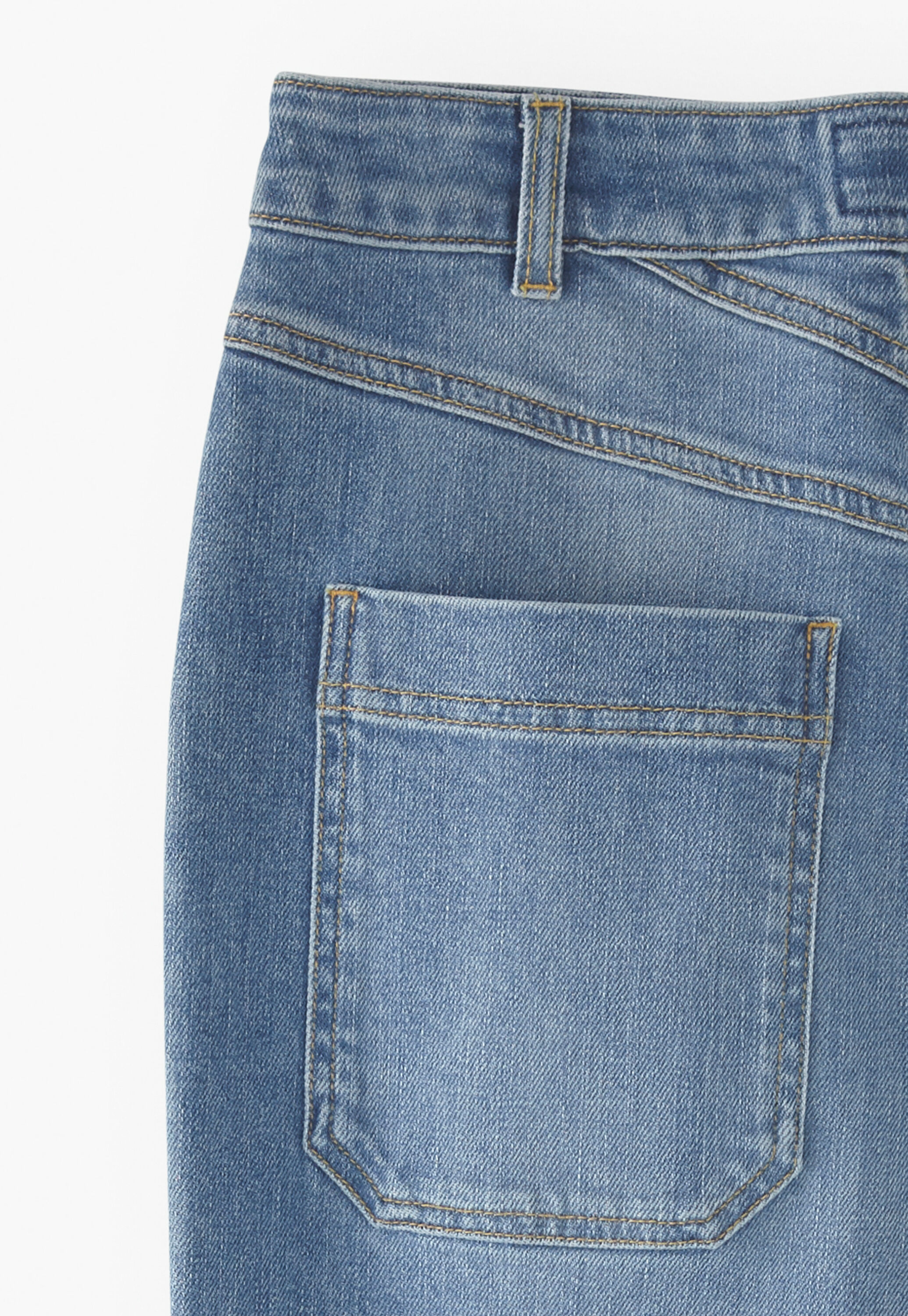 Relaxed tapered jeans