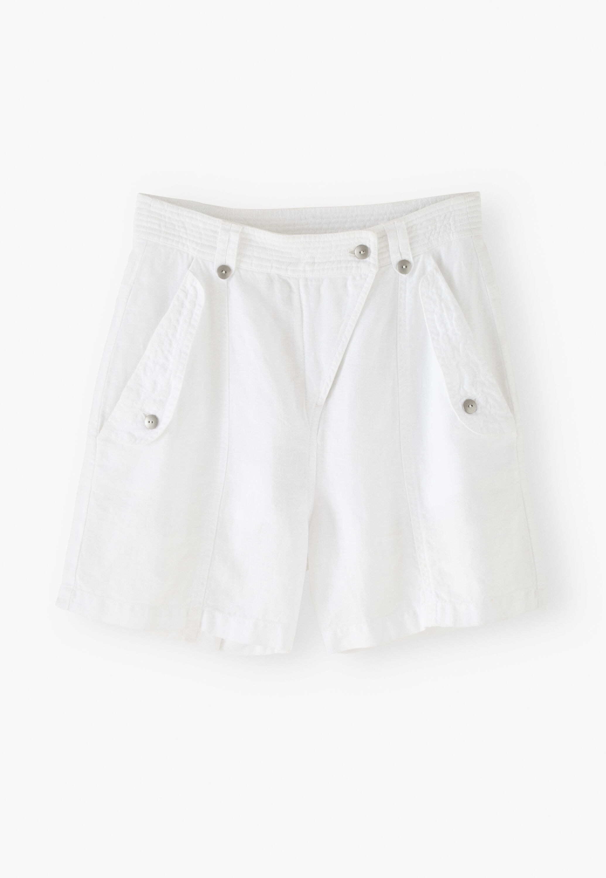 Flap-pocket shorts