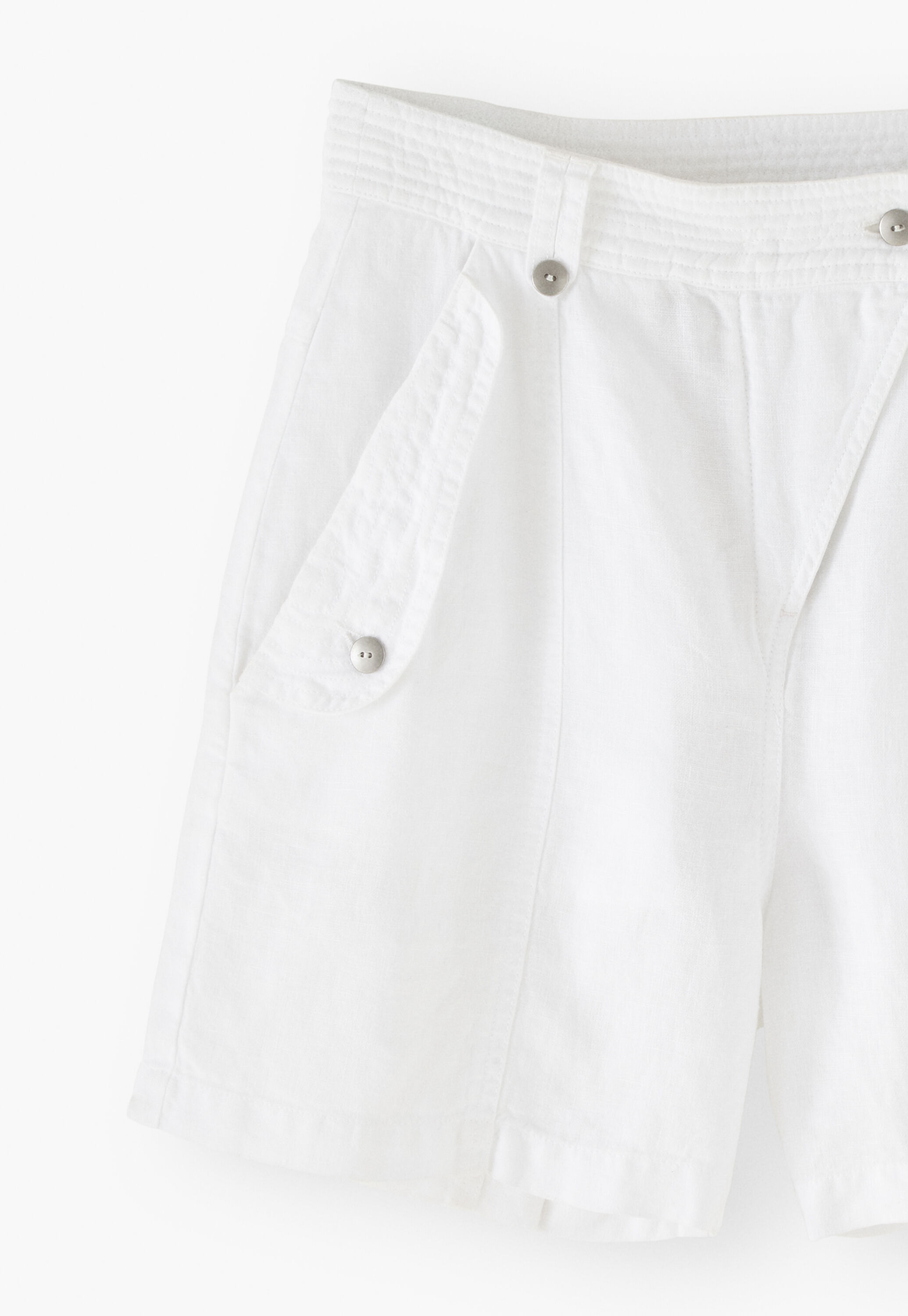 Flap-pocket shorts