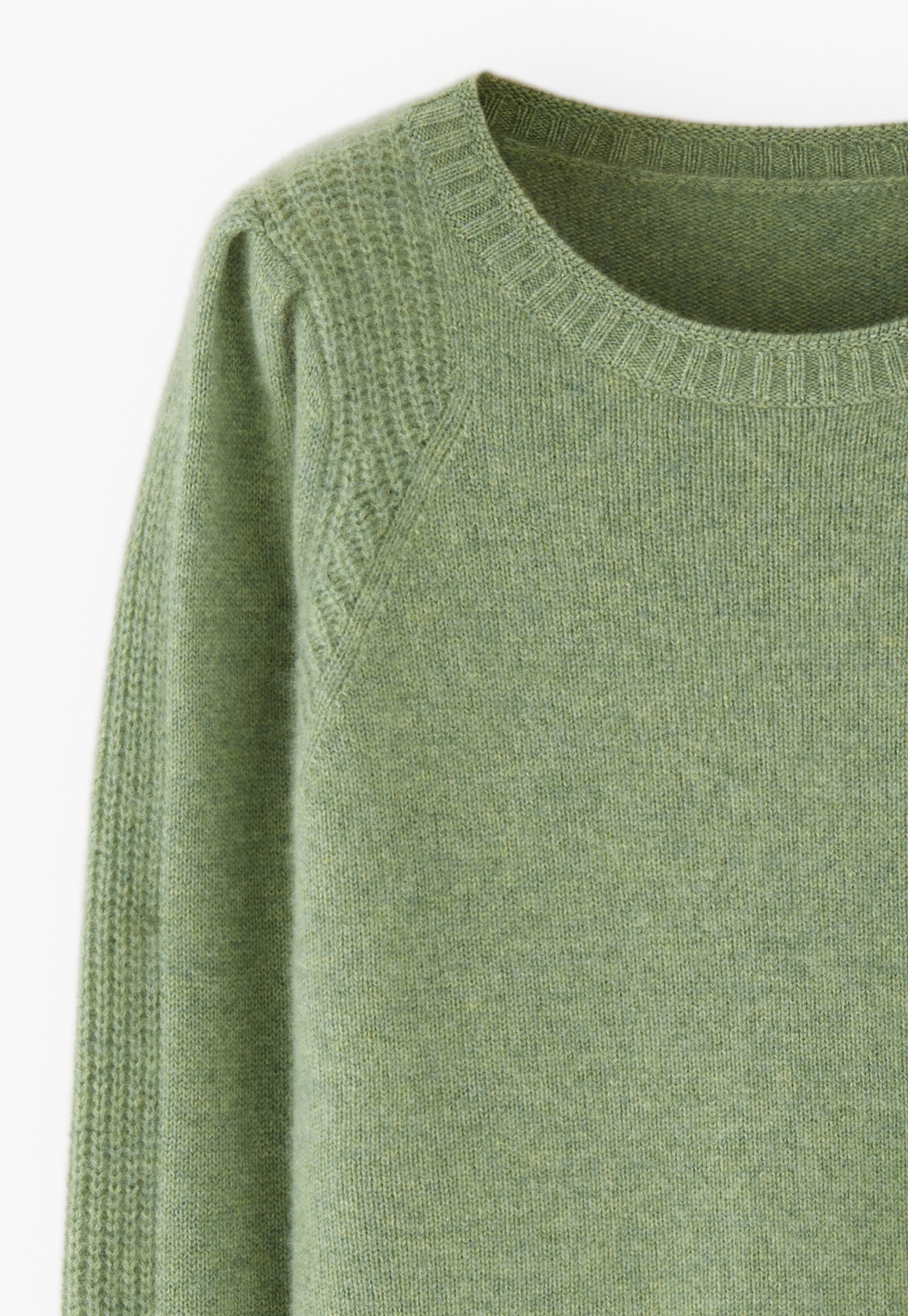 Puff-sleeve sweater