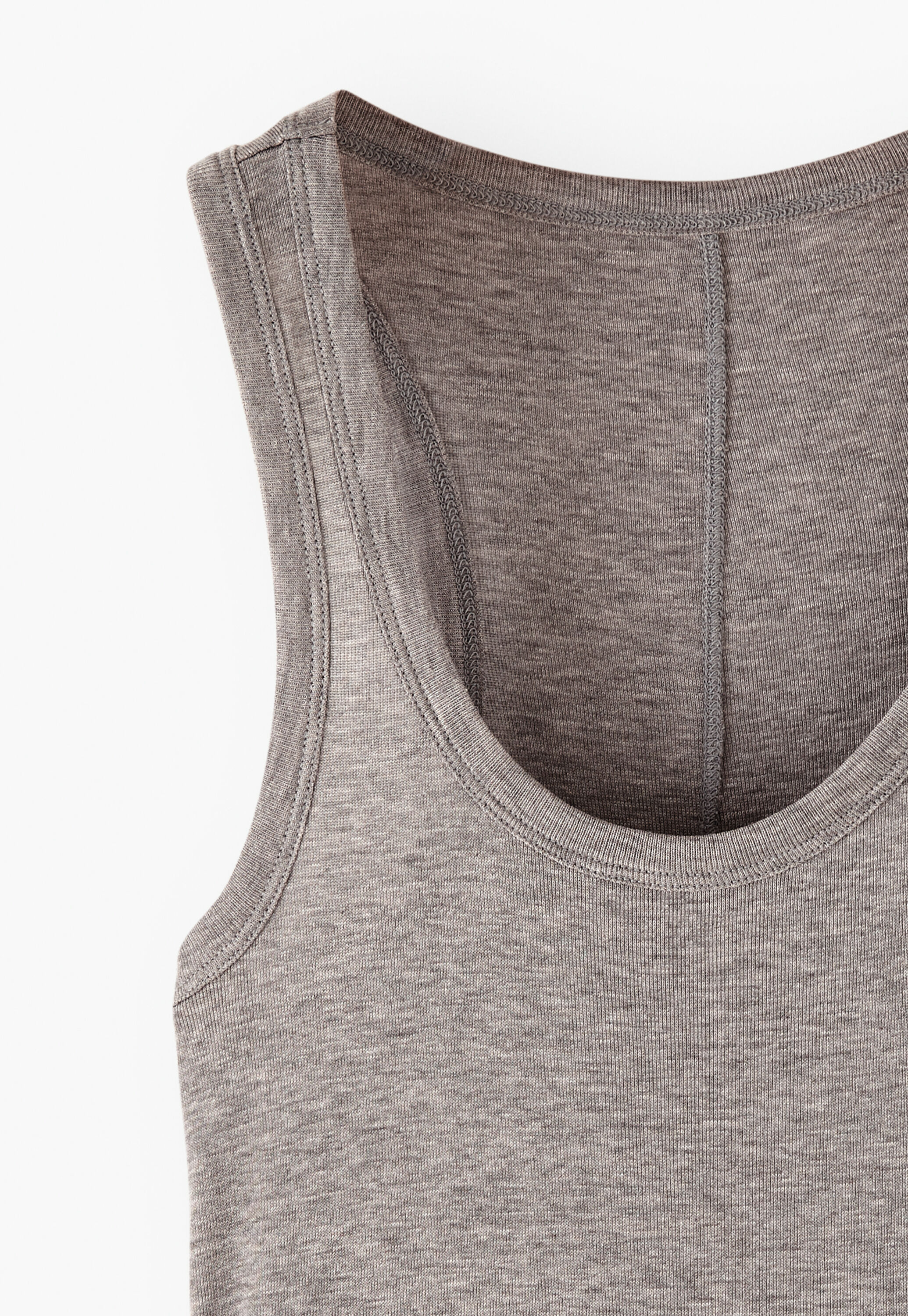Scoop-neck vest