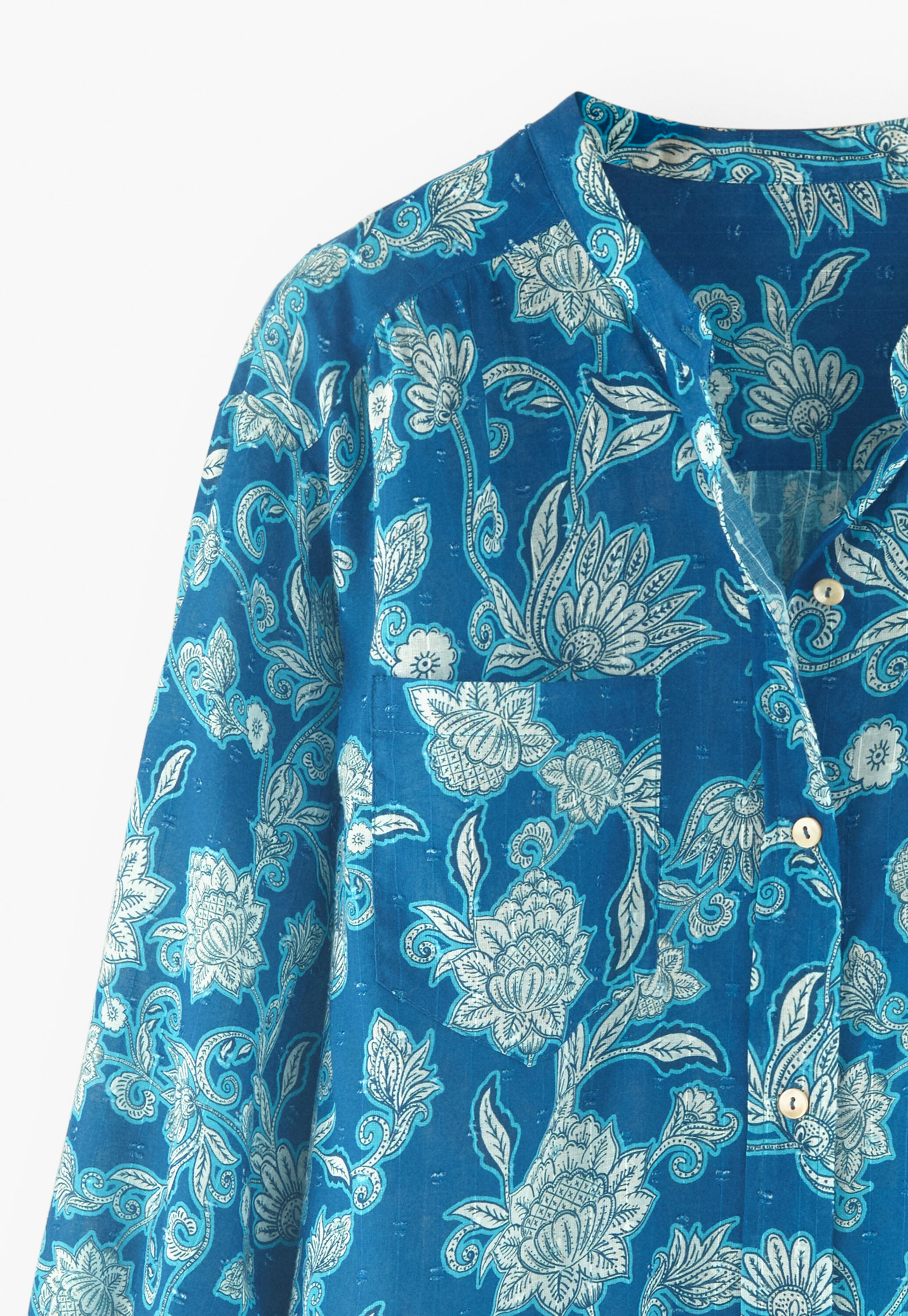 Collarless printed blouse