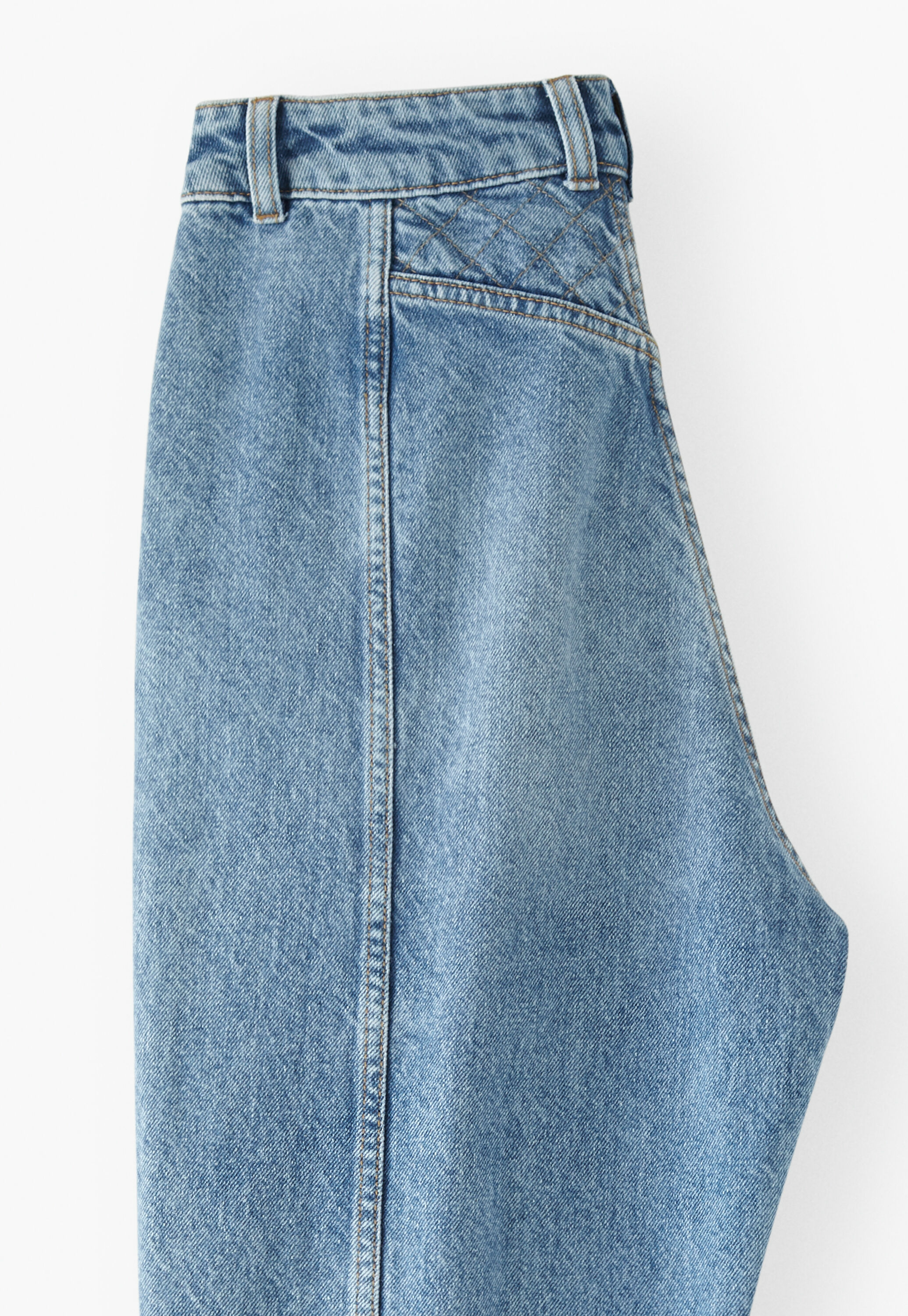 Tapered jeans