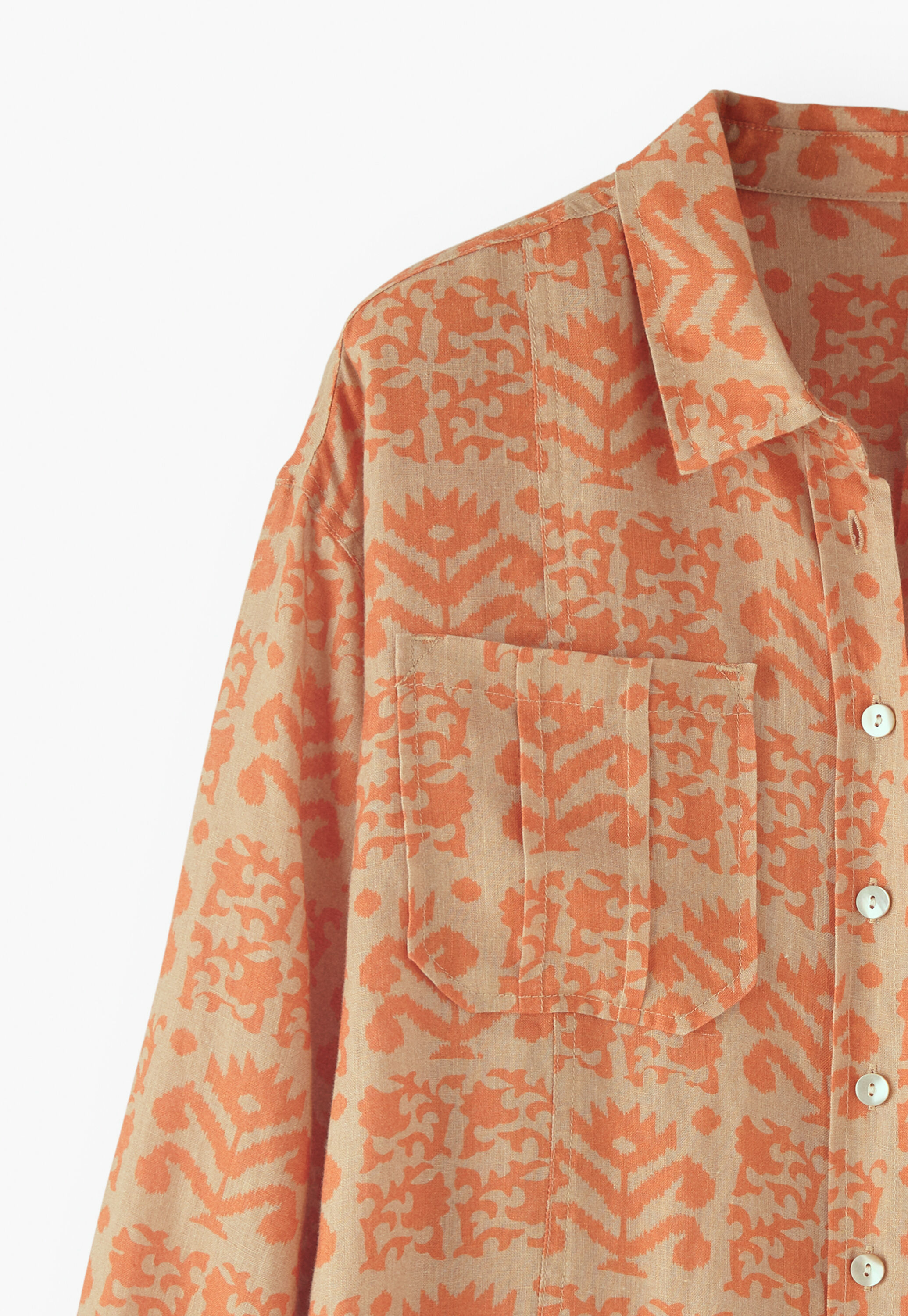 Oversized printed shirt