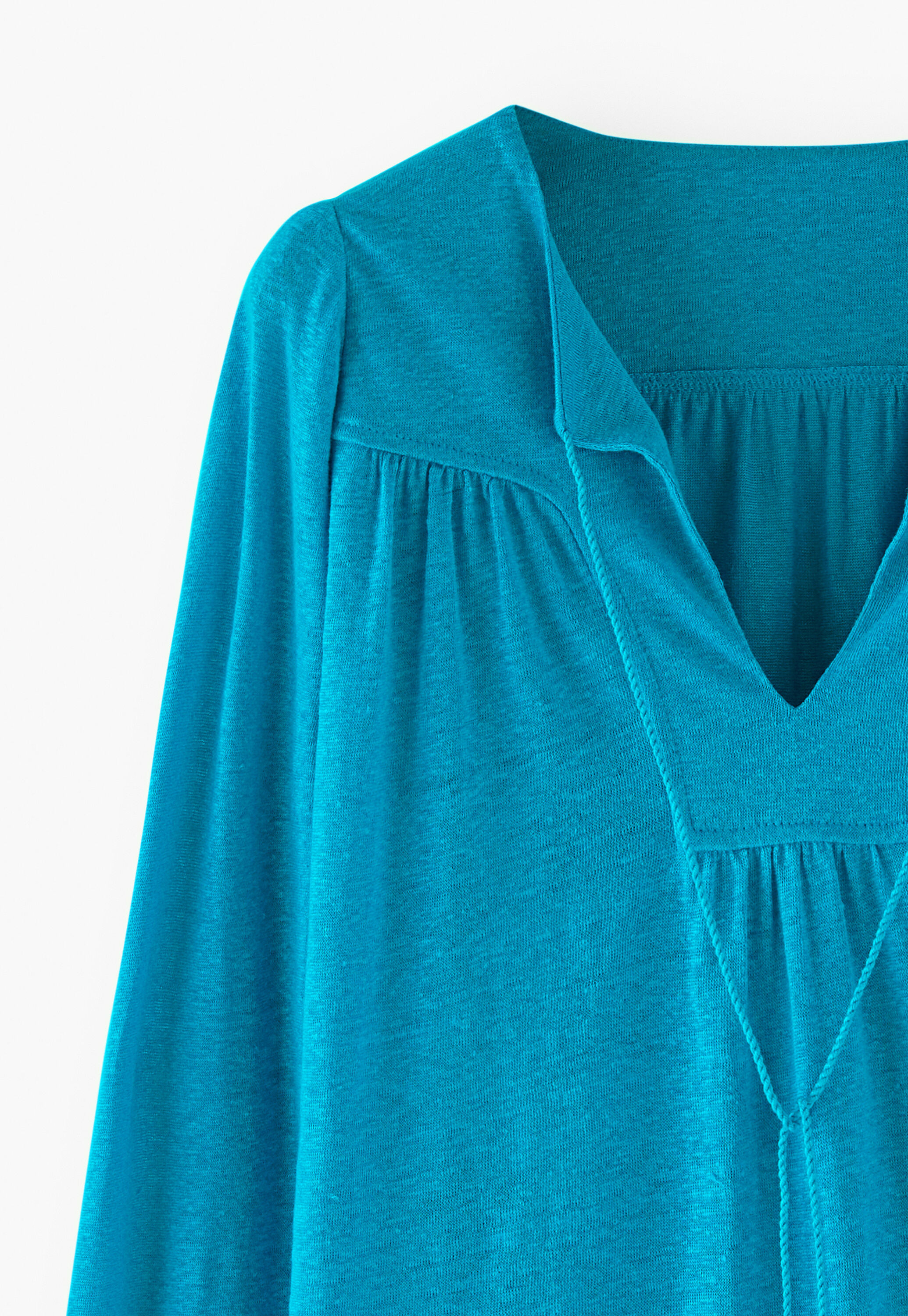 Gathered top