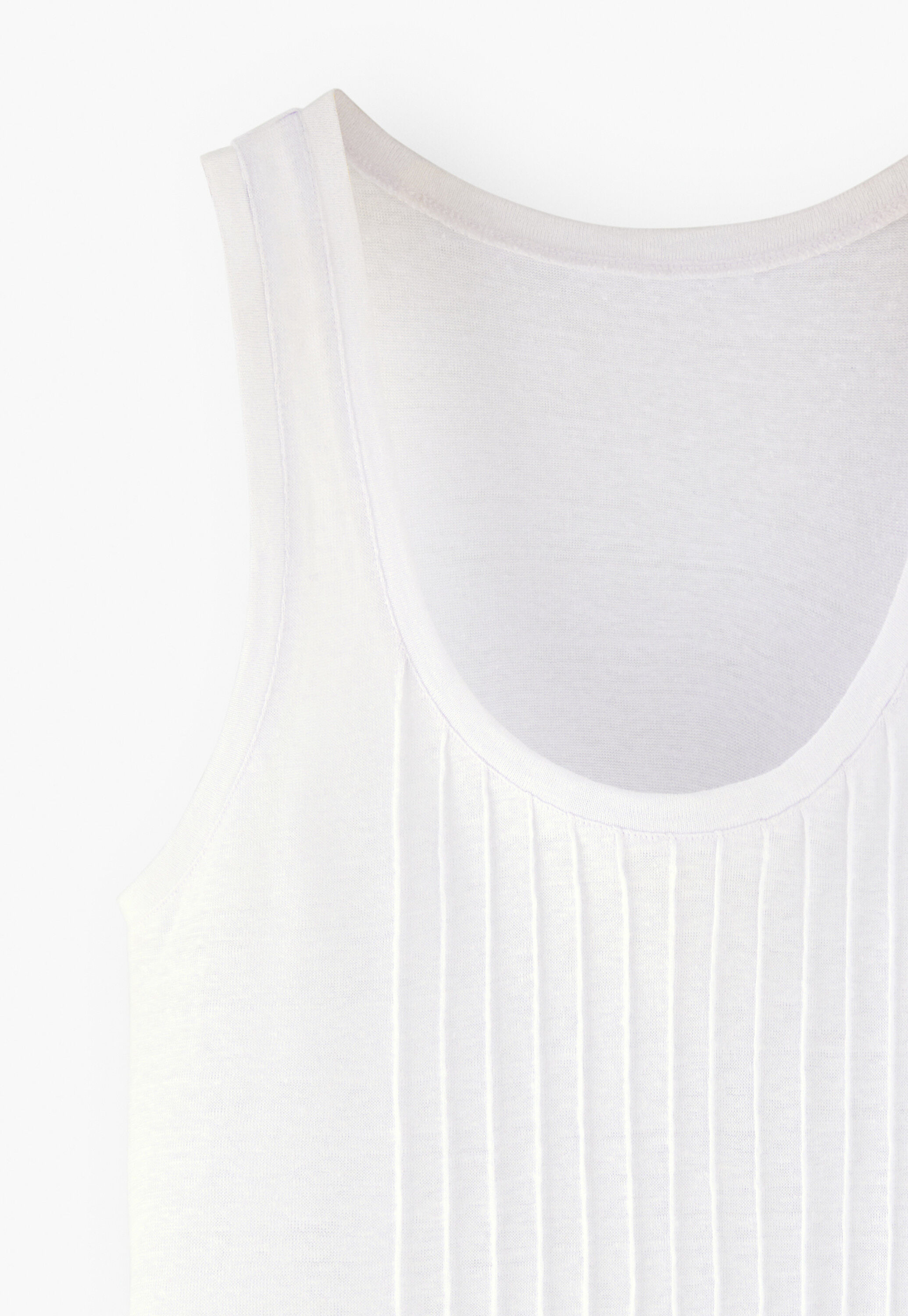 Pintuck vest