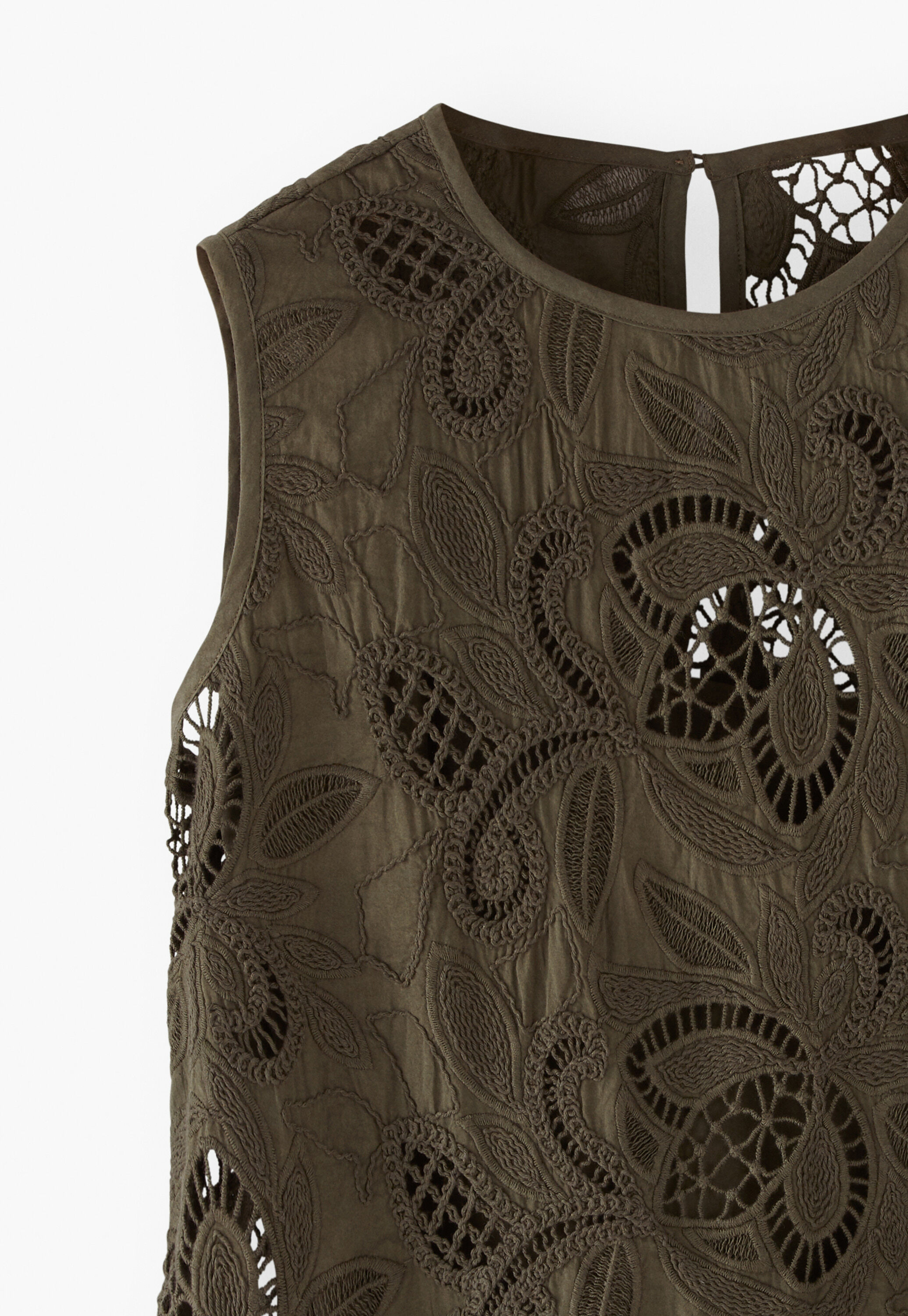 Broderie top