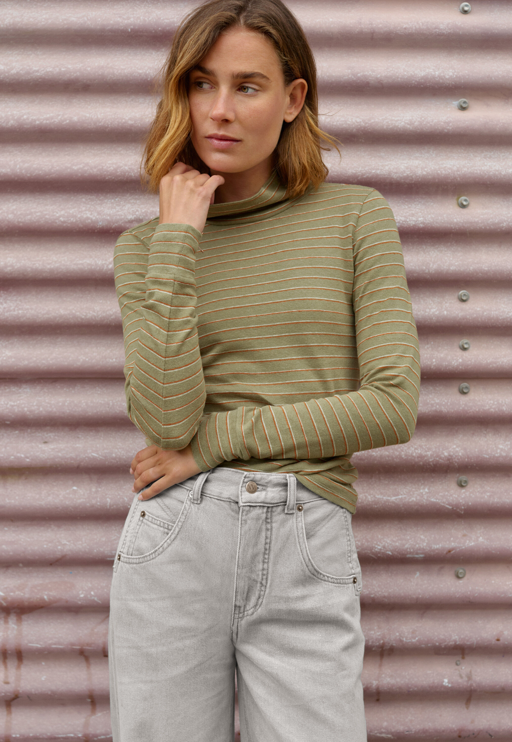 Striped roll neck