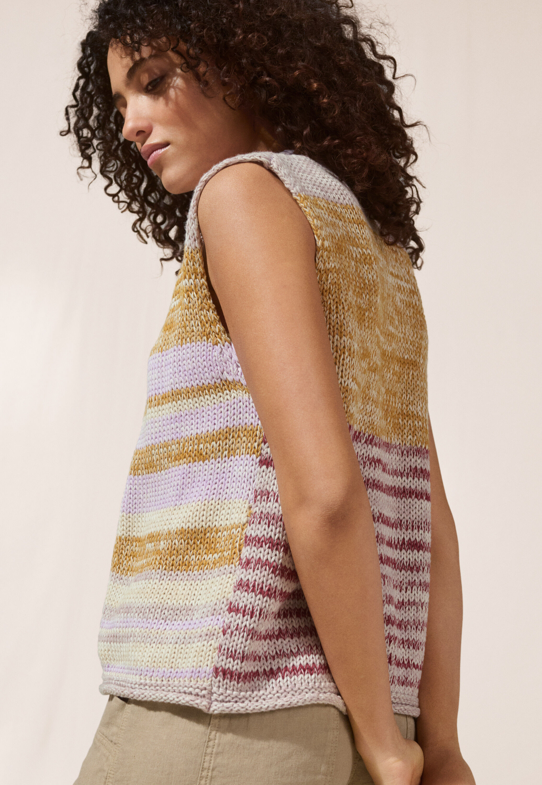Striped sleeveless cardigan