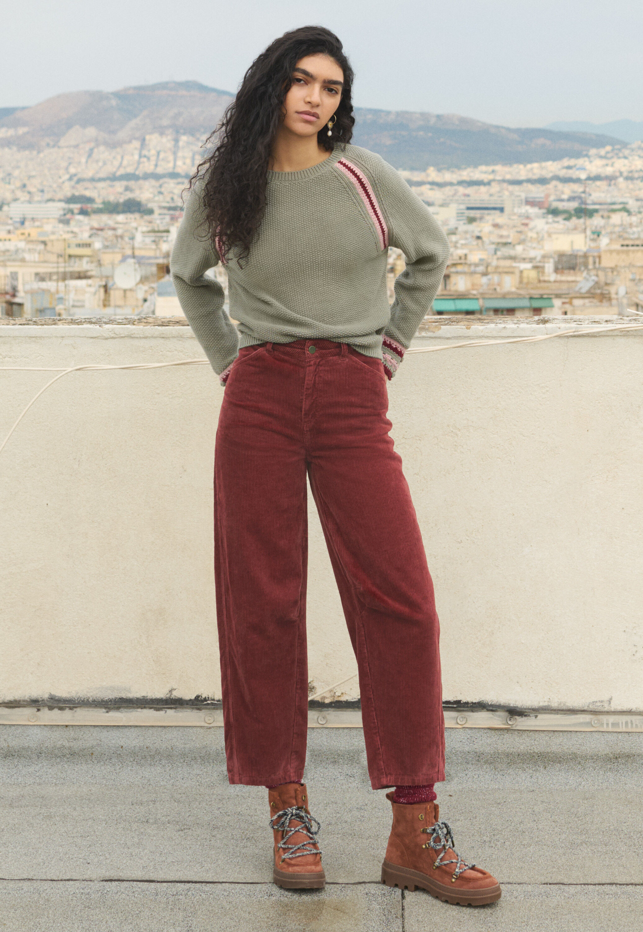 Horseshoe cord trouser