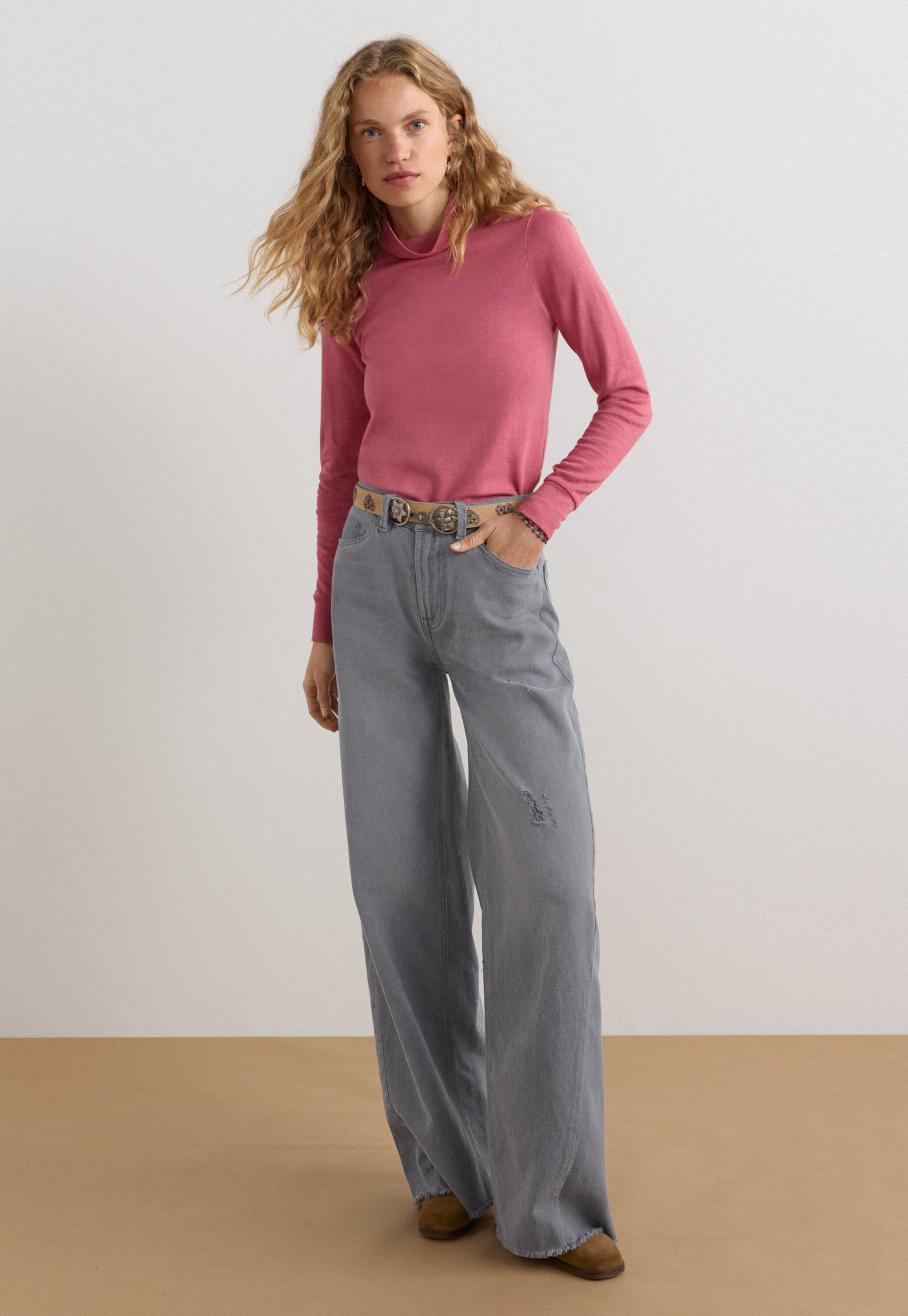 Mid-rise wide-leg jeans