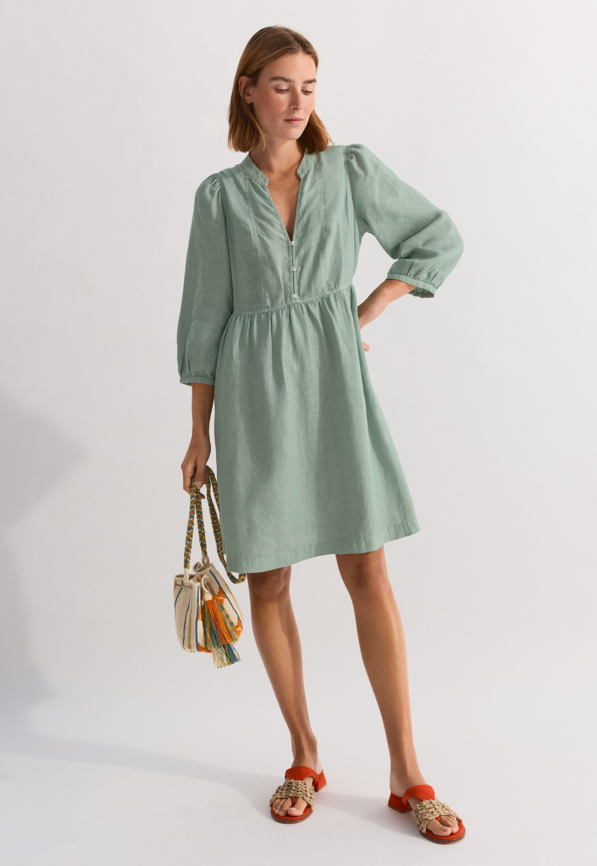 Open-toe sandals