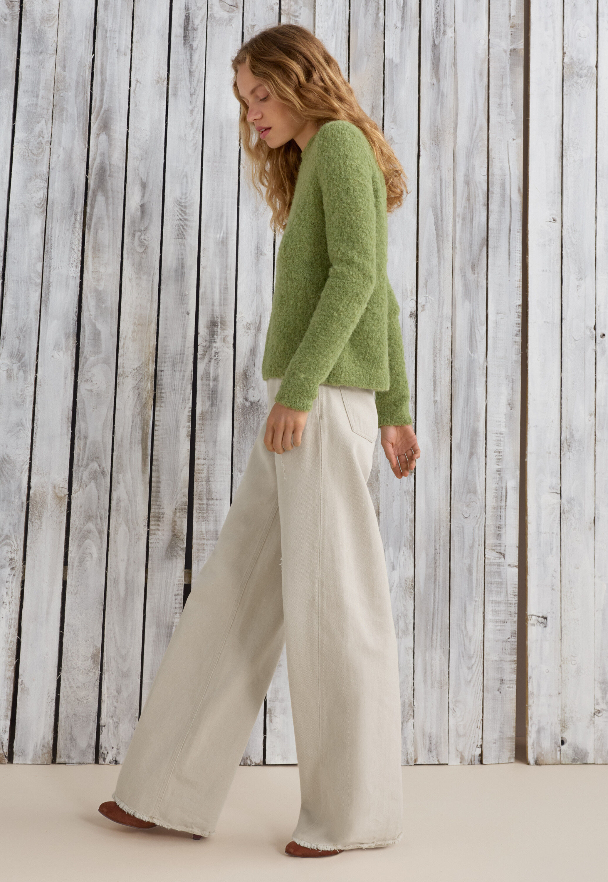Mid-rise wide-leg jeans