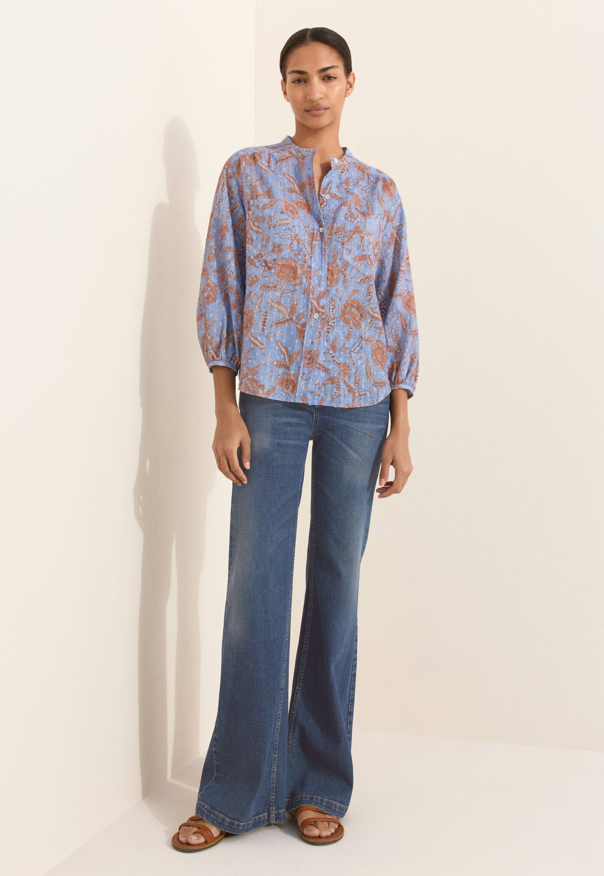 Collarless printed blouse
