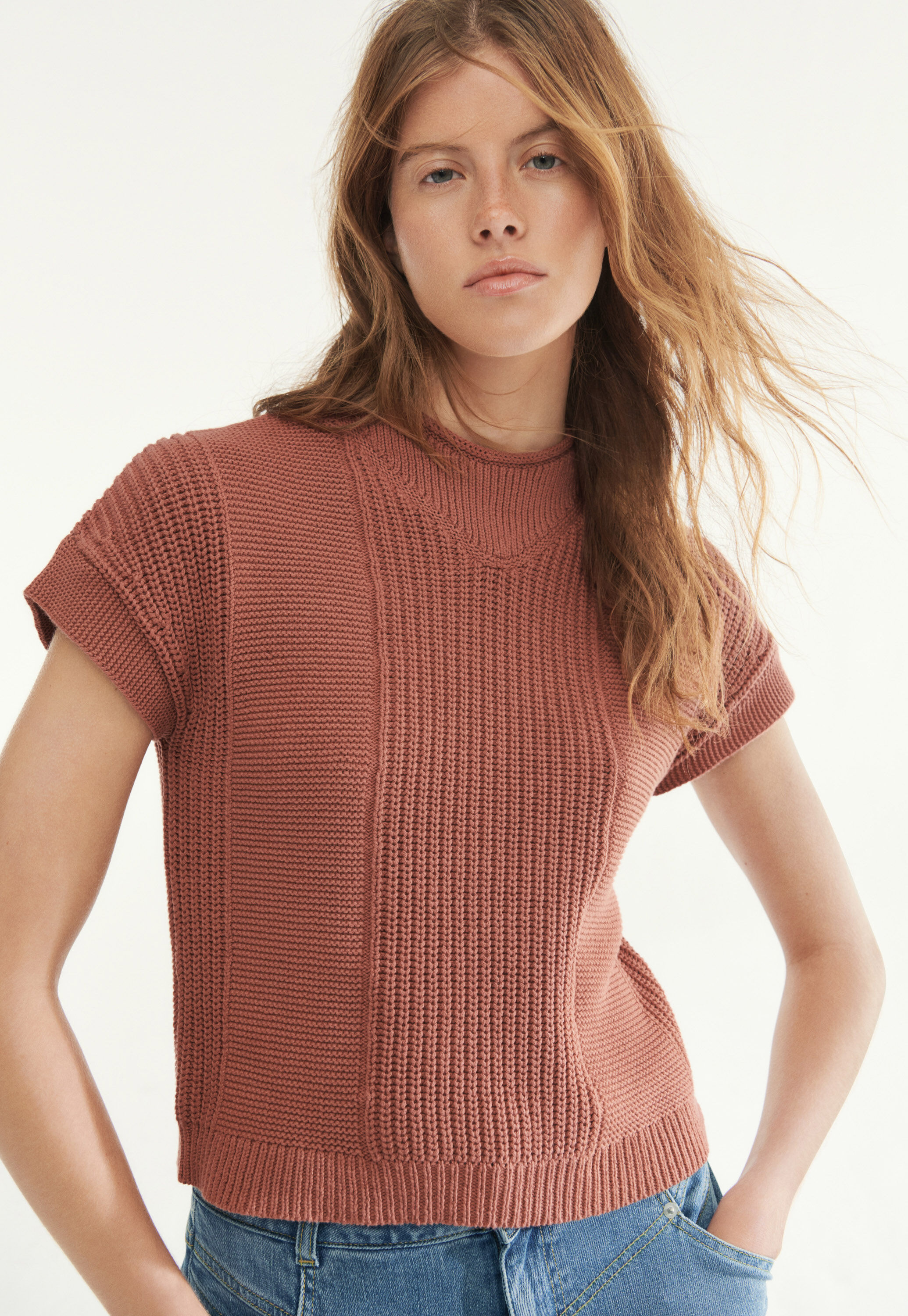 Sleeveless sweater