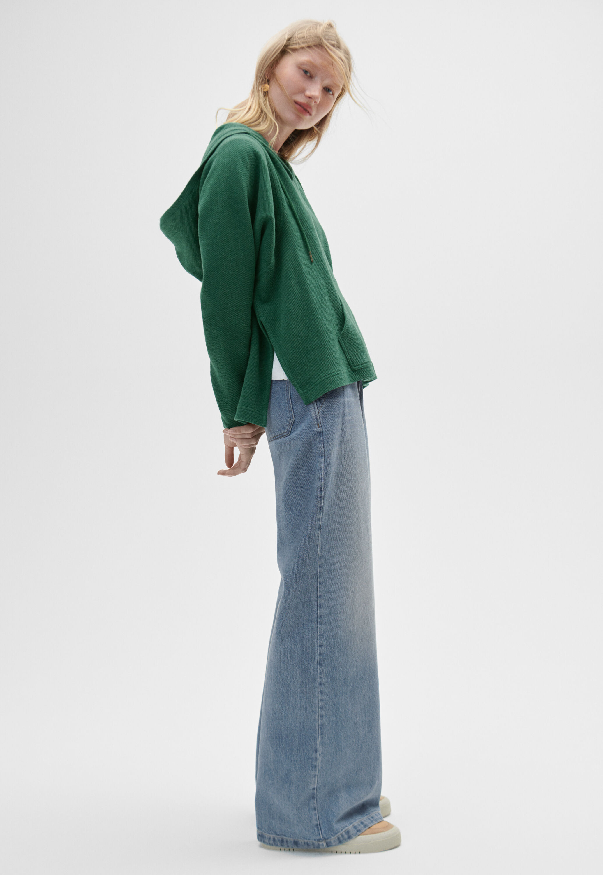 Full length wide-leg jeans