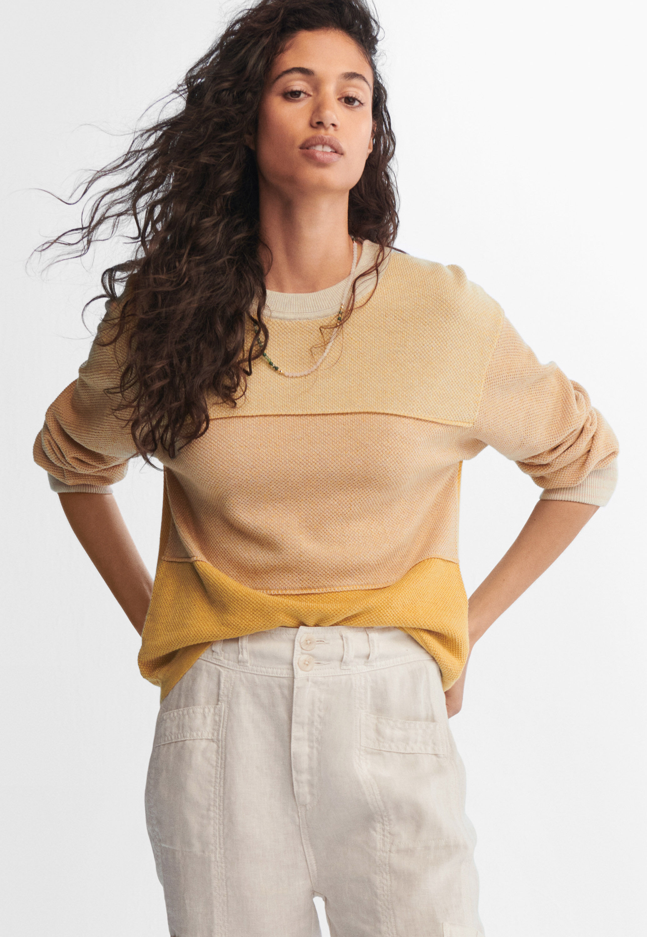 Piqu&eacute; knit sweater