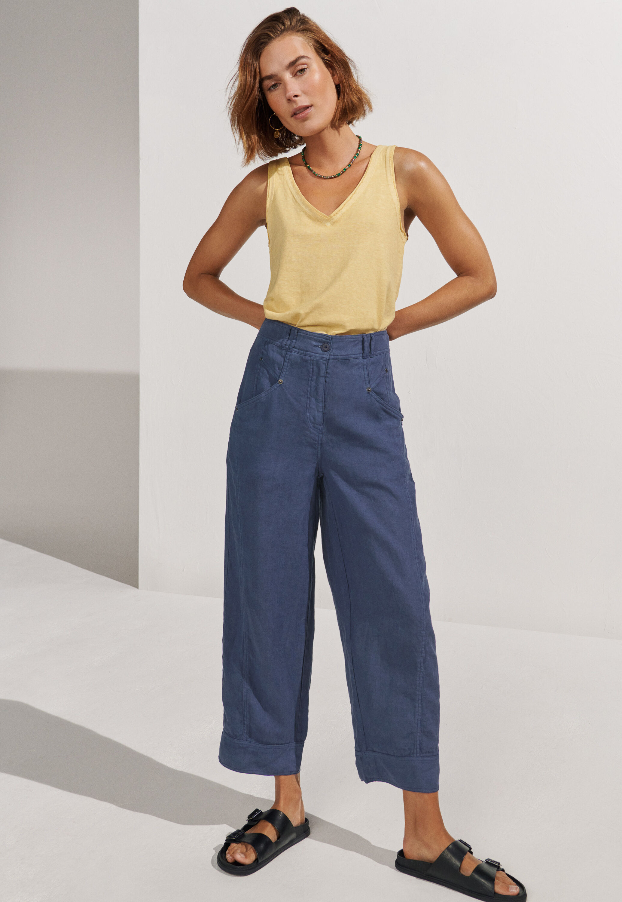 V-neck jersey vest