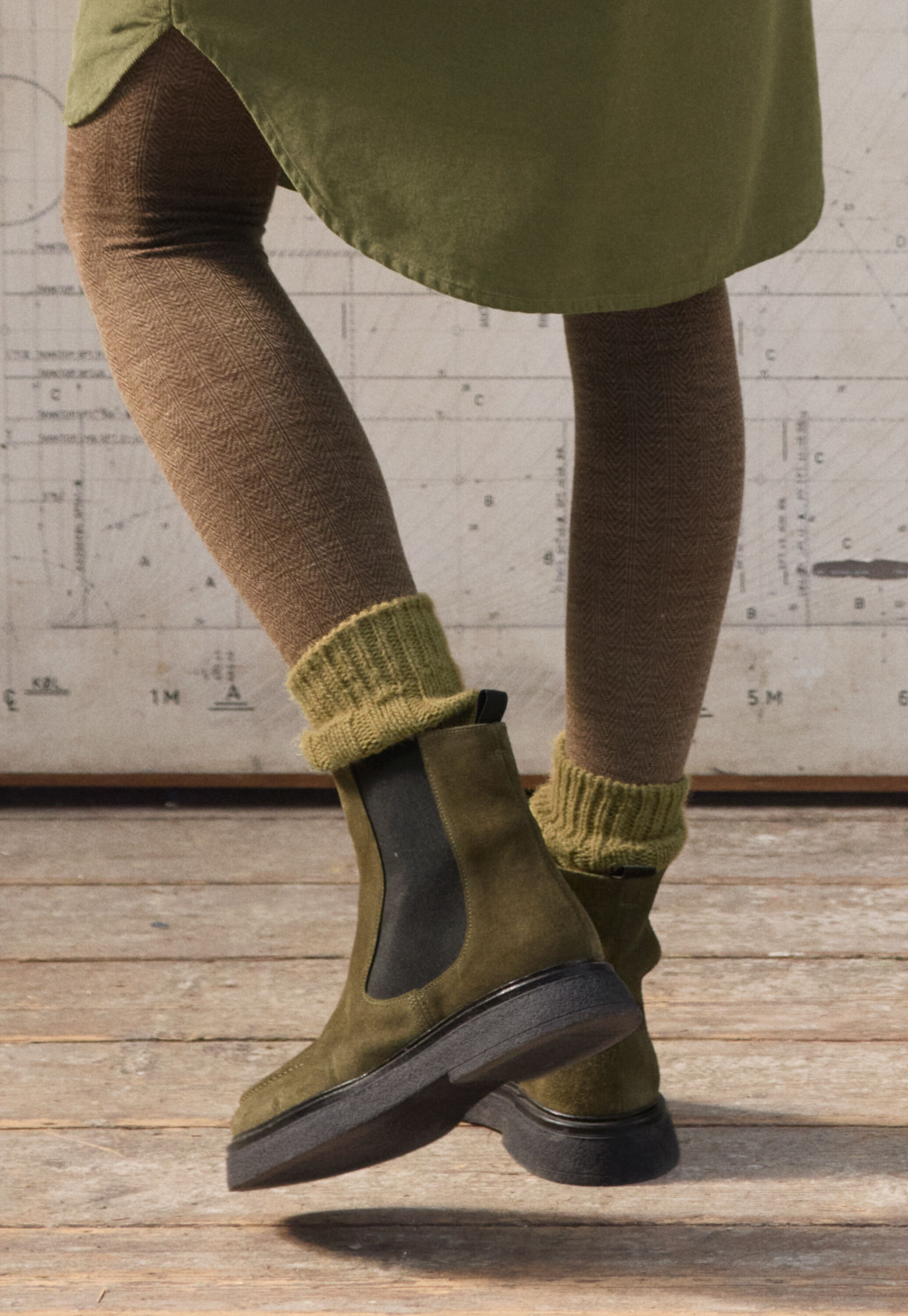 Flat ankle boots