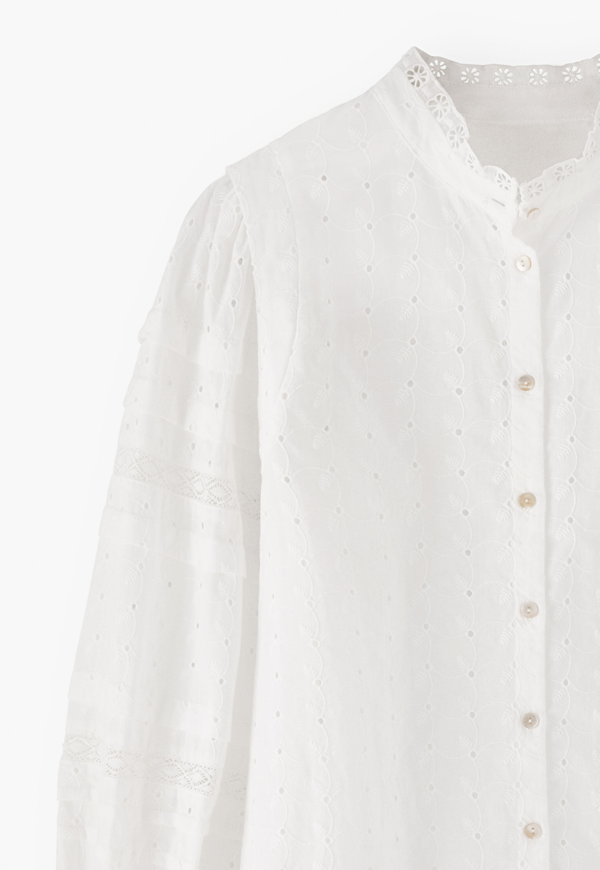 Broderie blouse