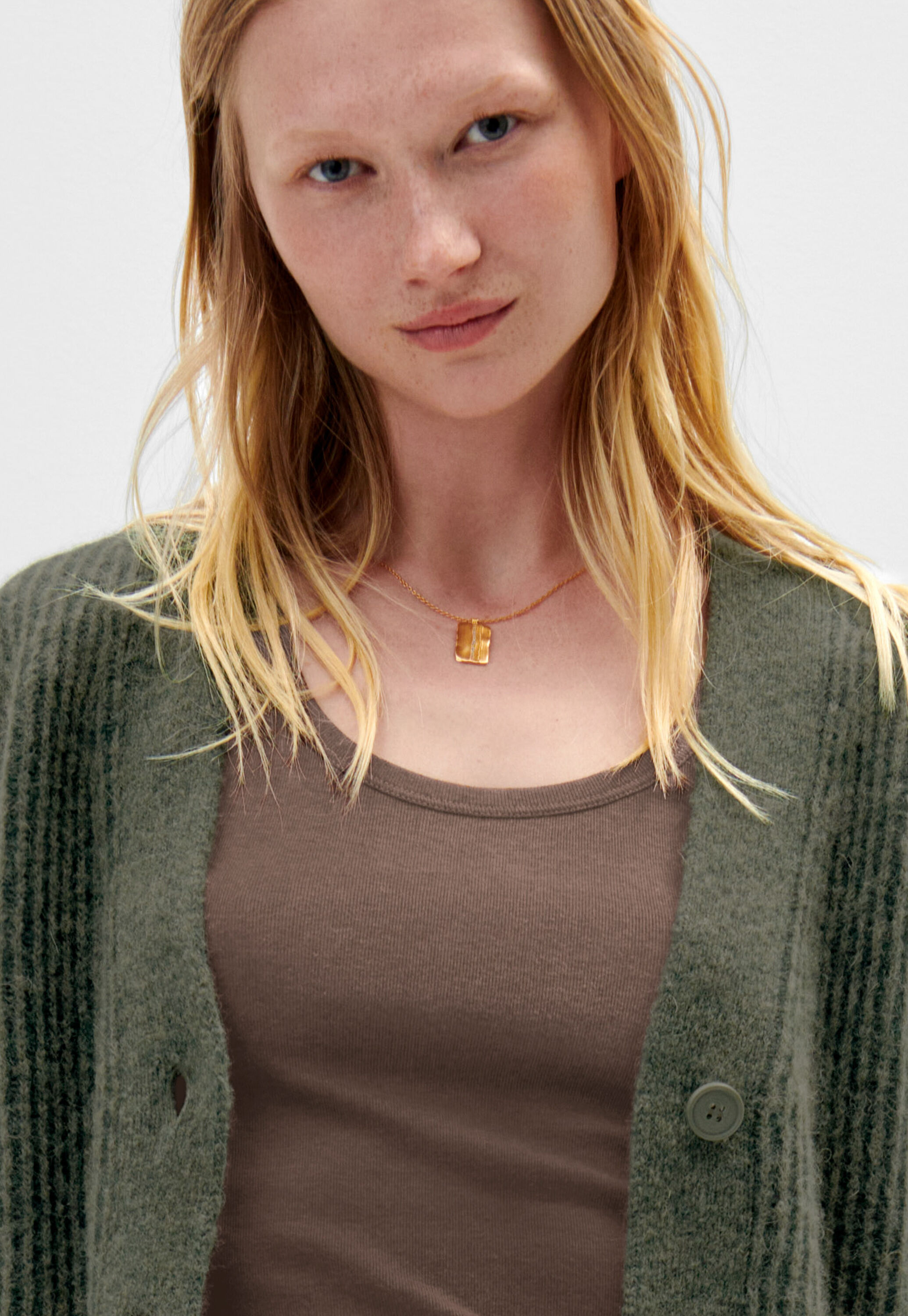Square-pendant necklace