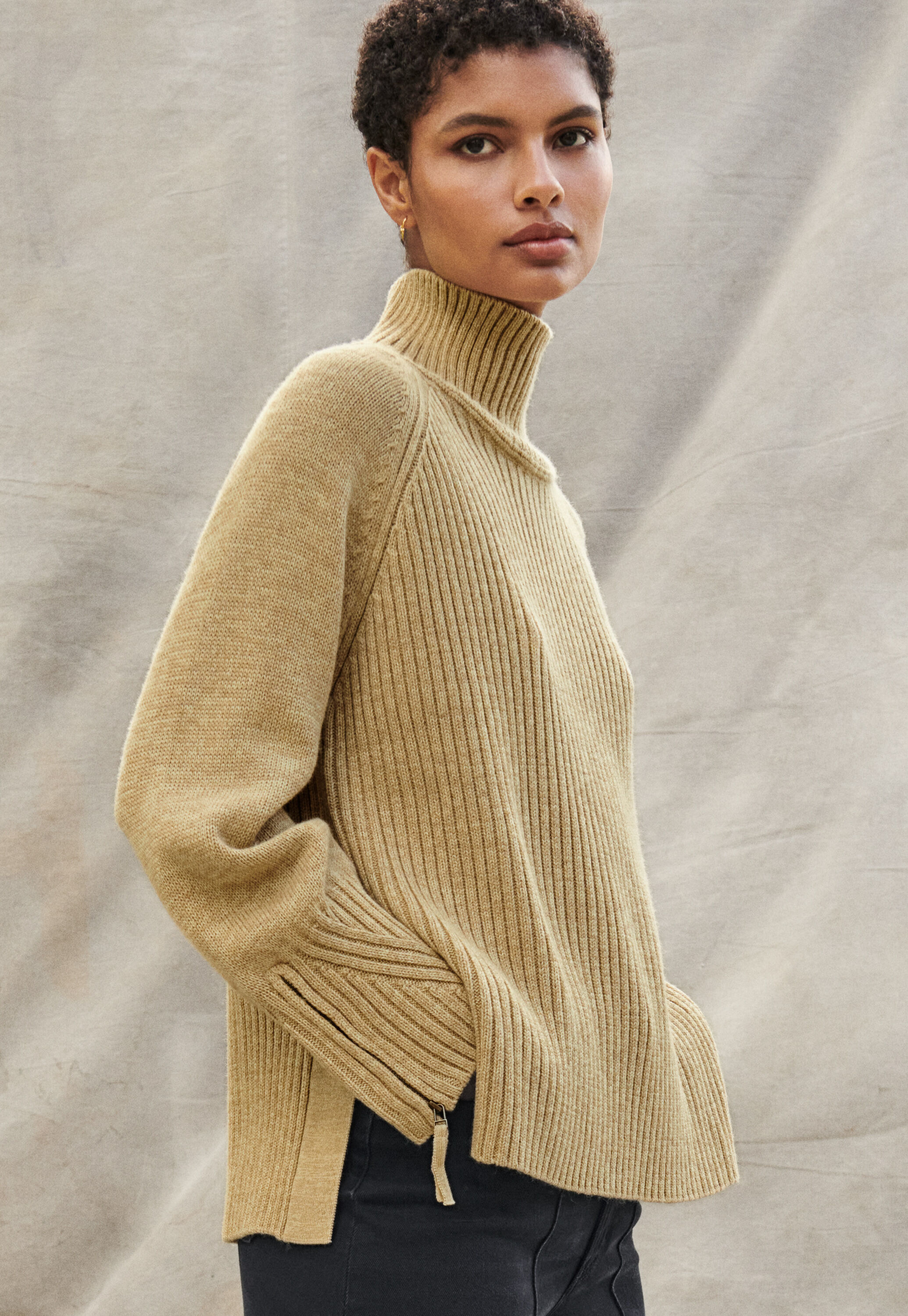 High-neck sweater