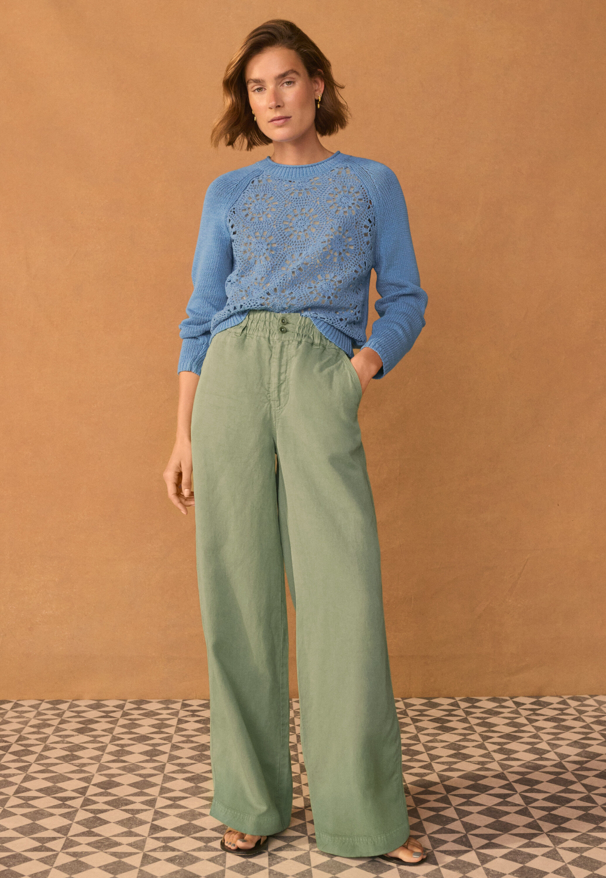 Wide-leg trousers