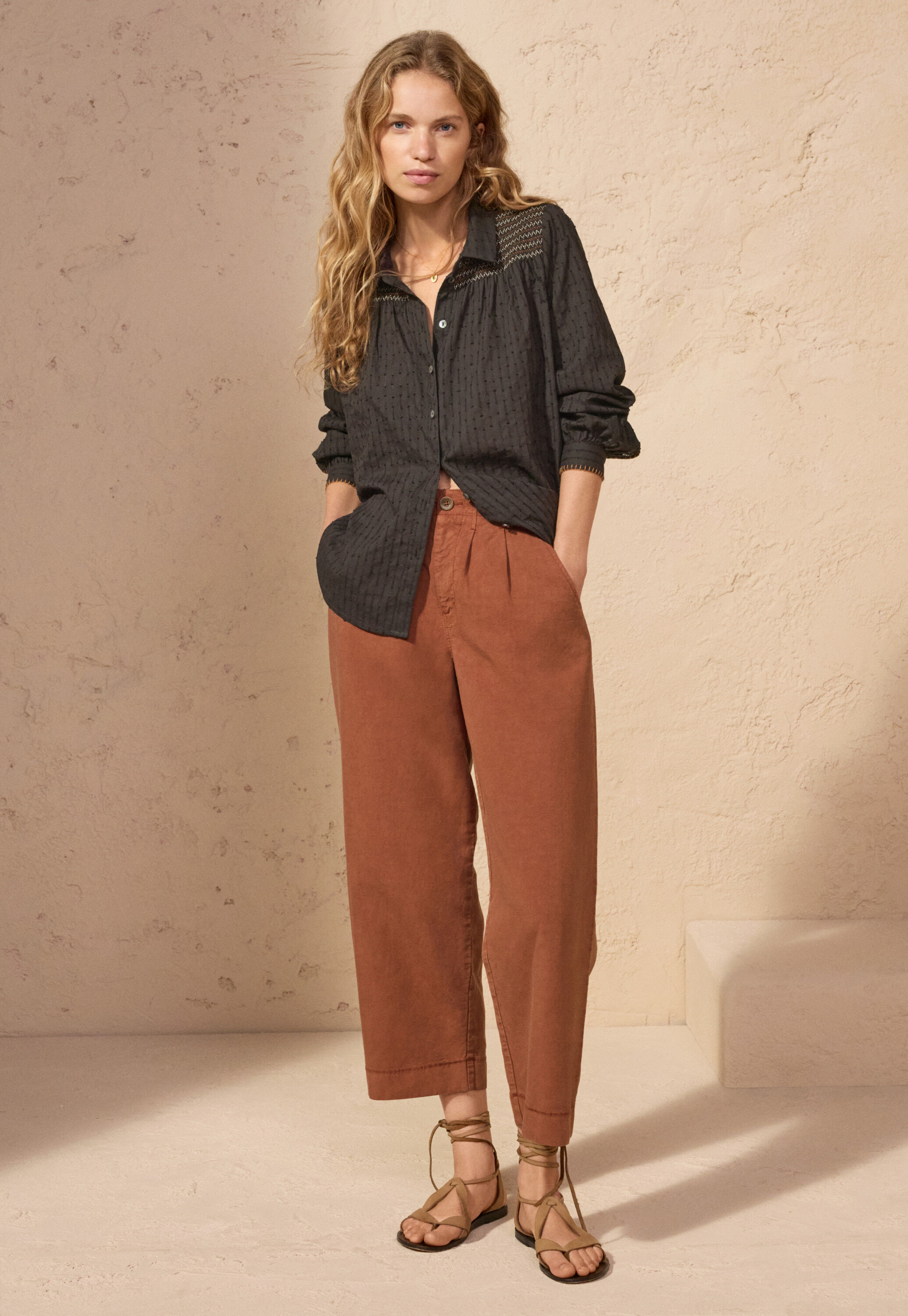 Wide-leg trousers