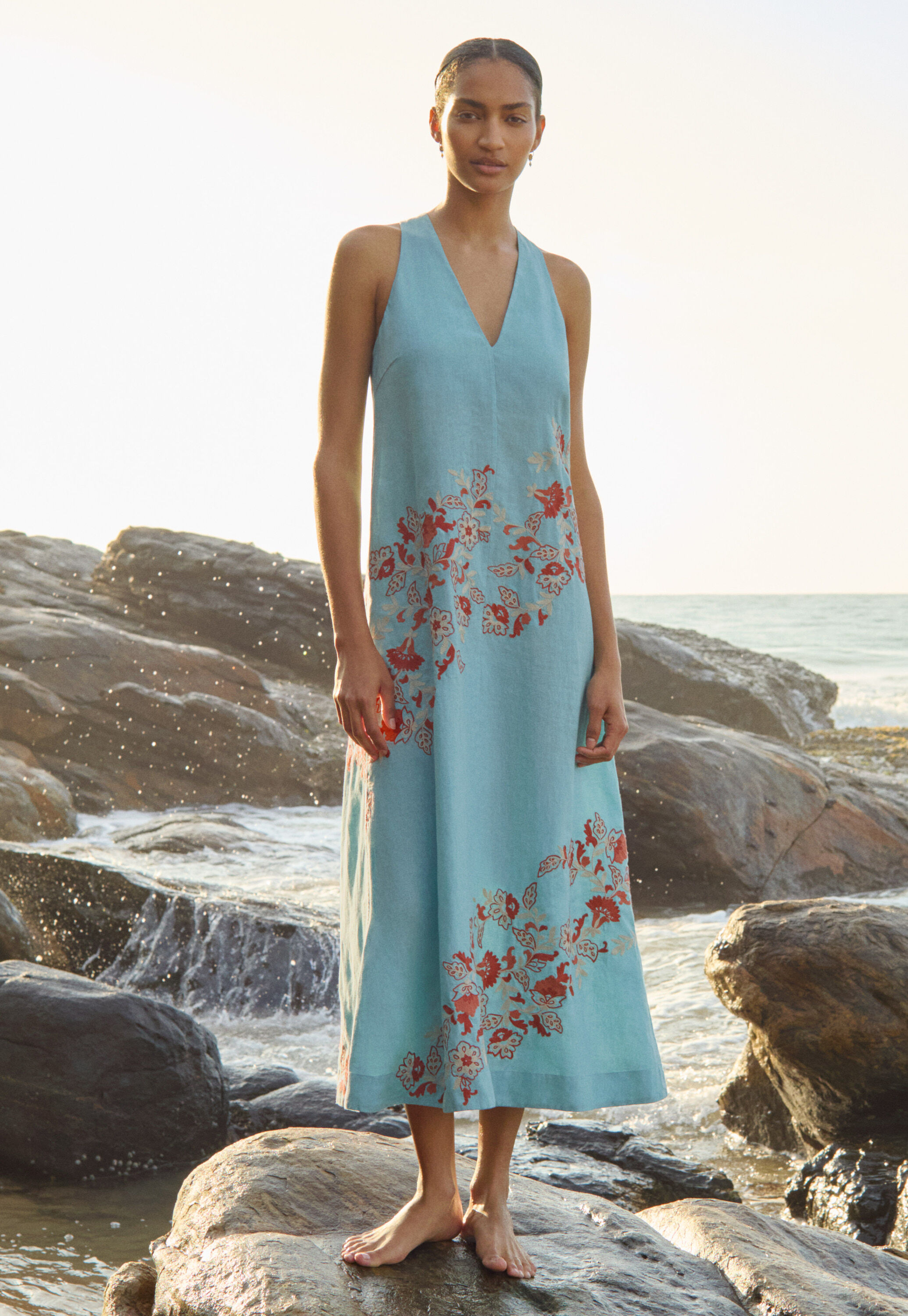 Halter-neck dress