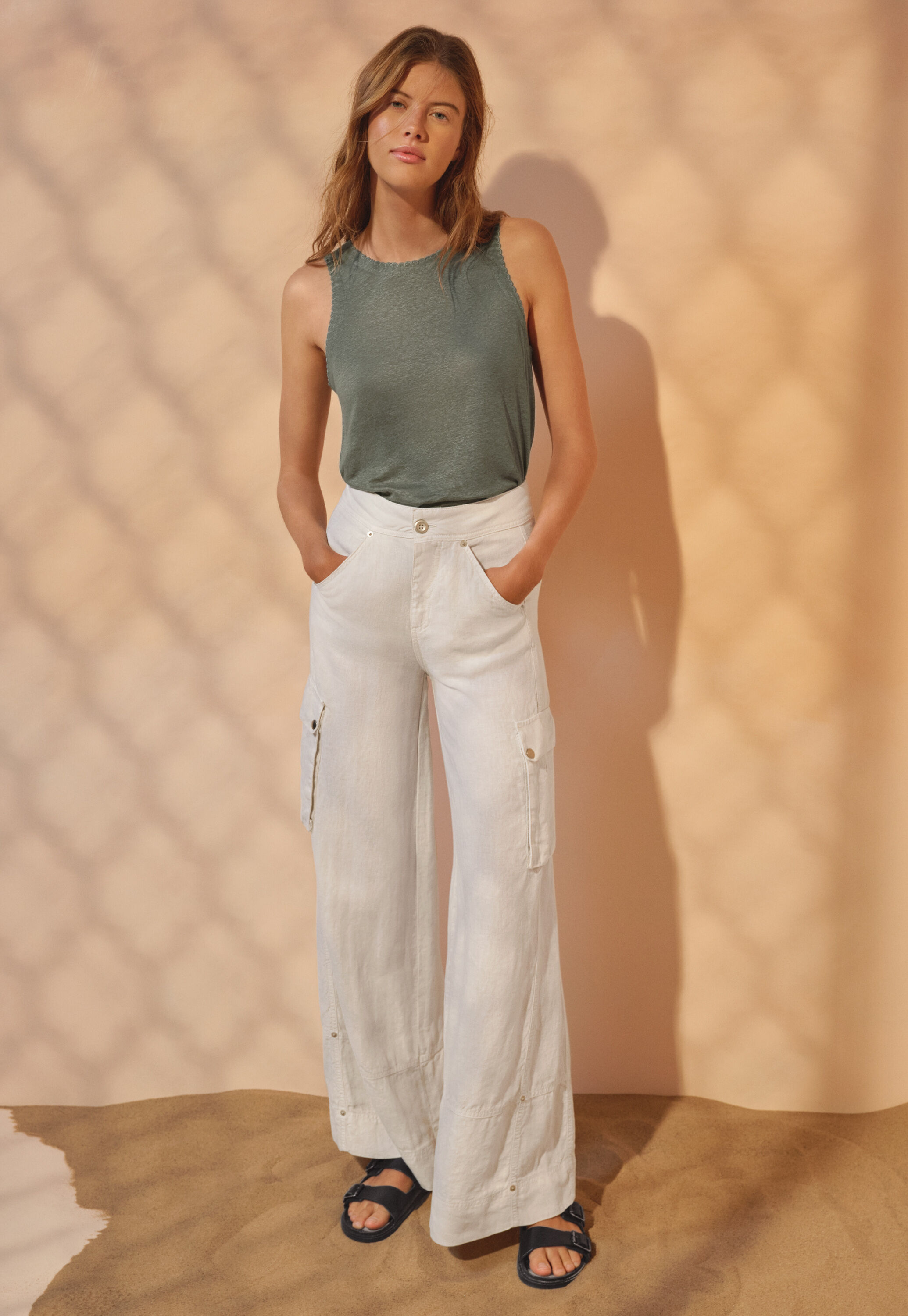 Scallop-edge vest