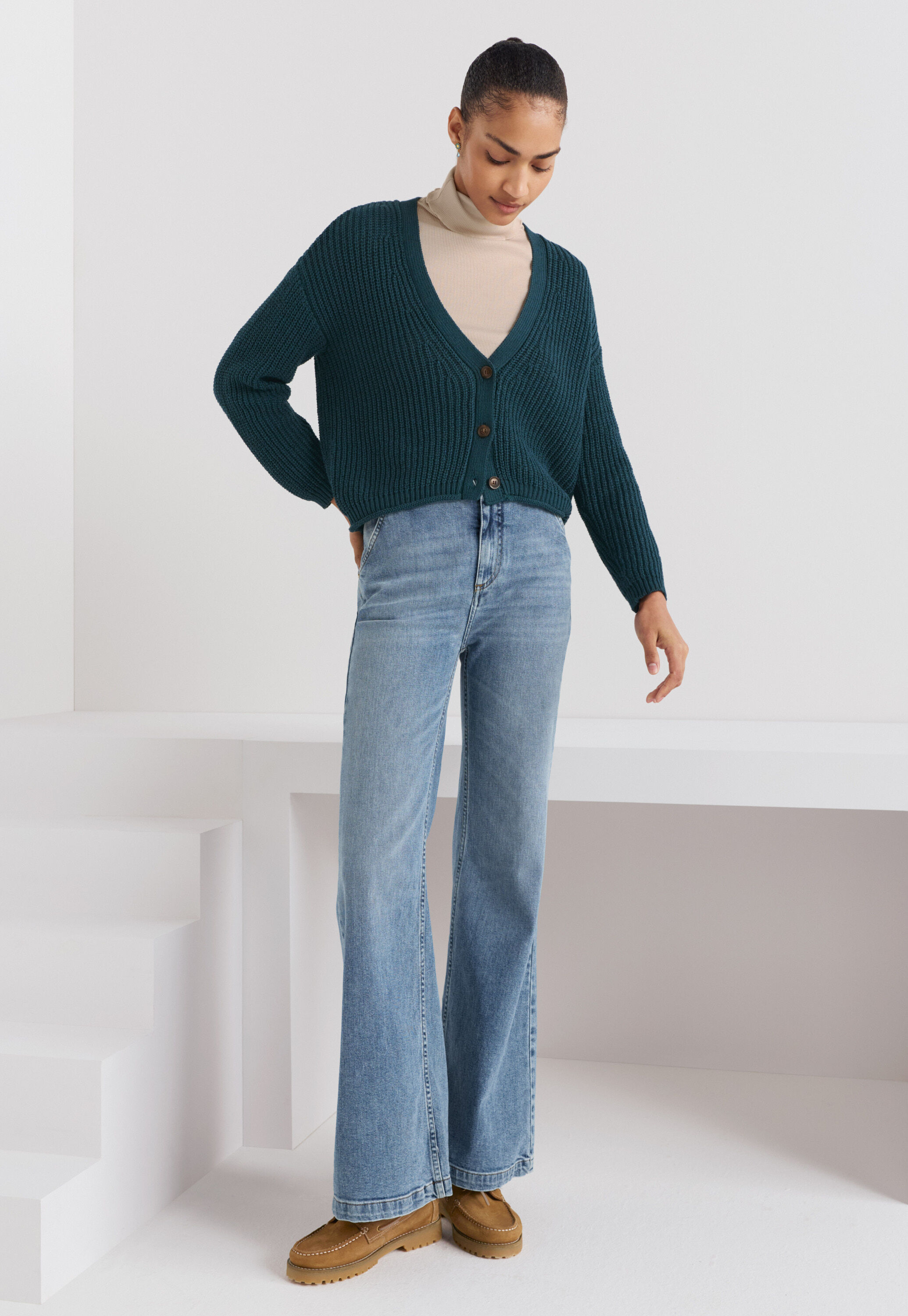 Wide-leg cord trousers