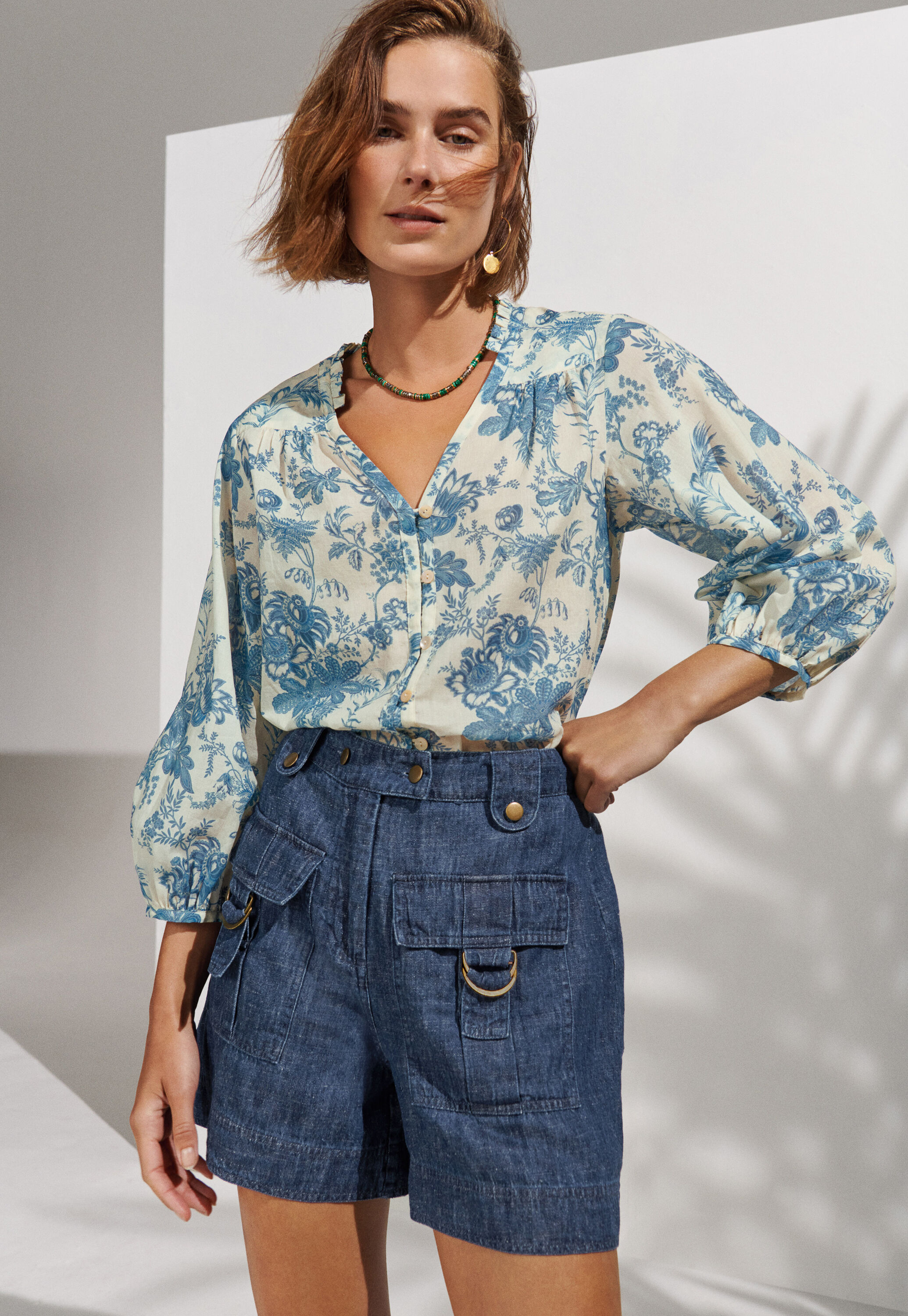 Wide-leg trousers