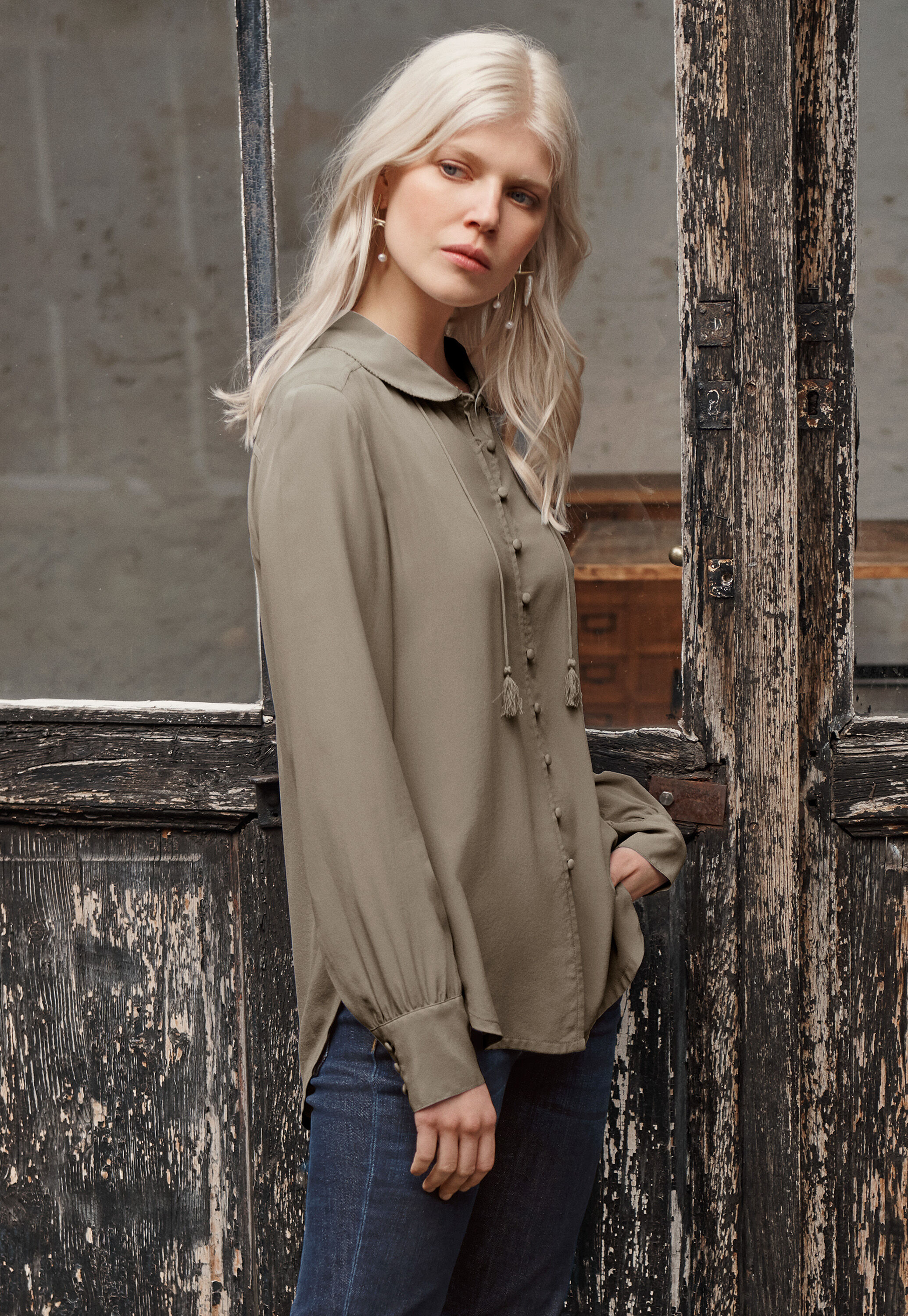 Tie-neck shirt