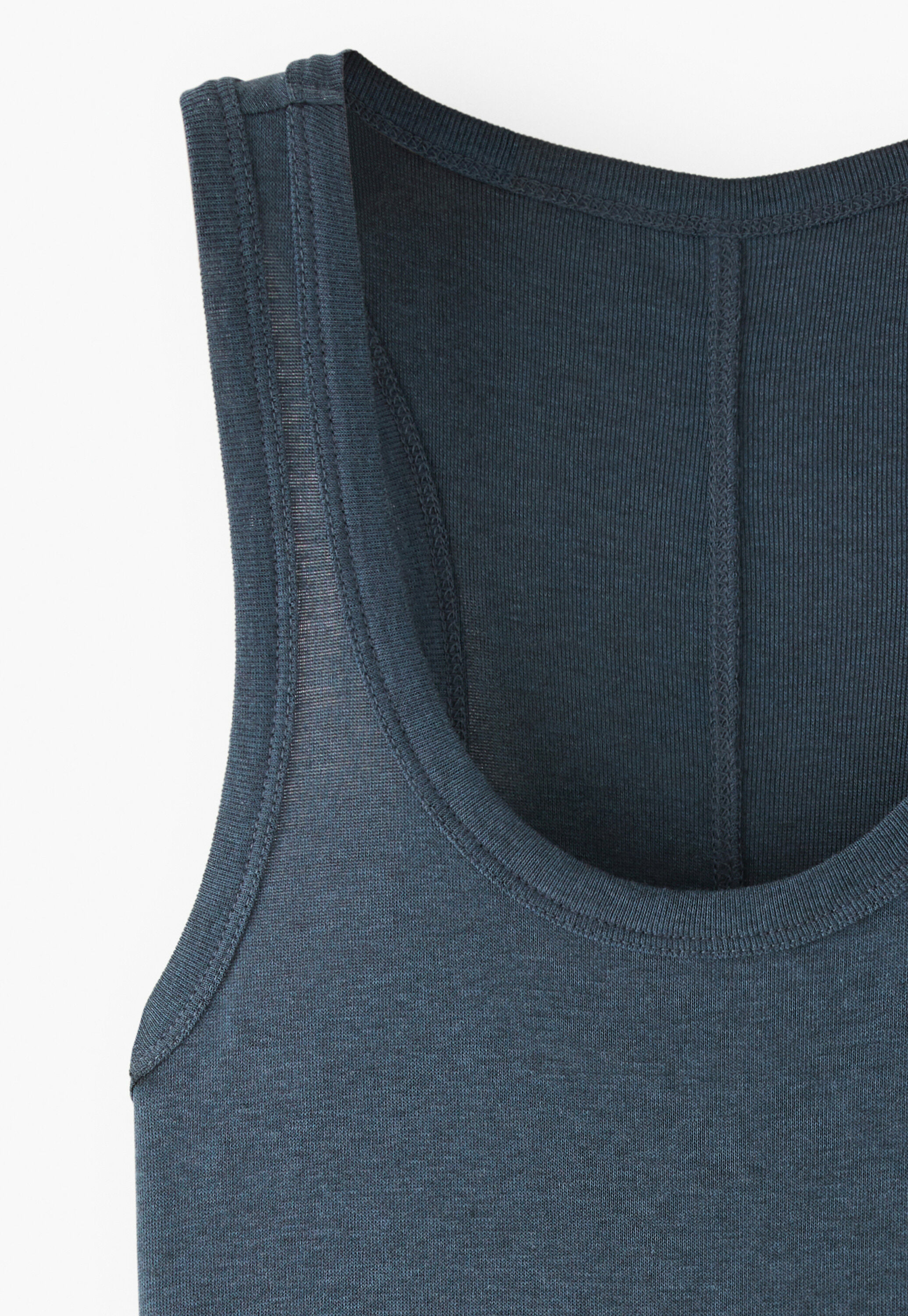 Scoop-neck vest