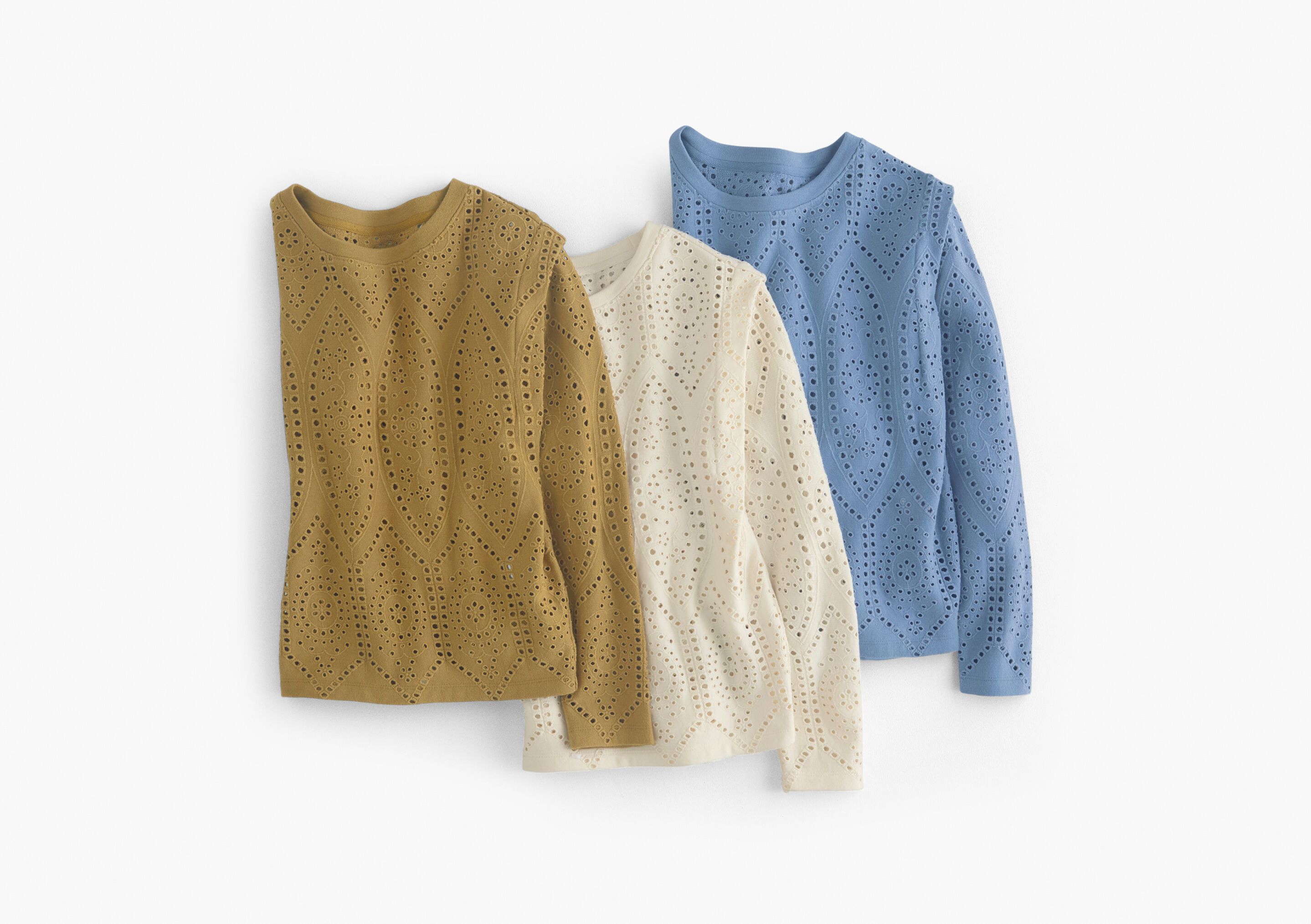 Broderie top