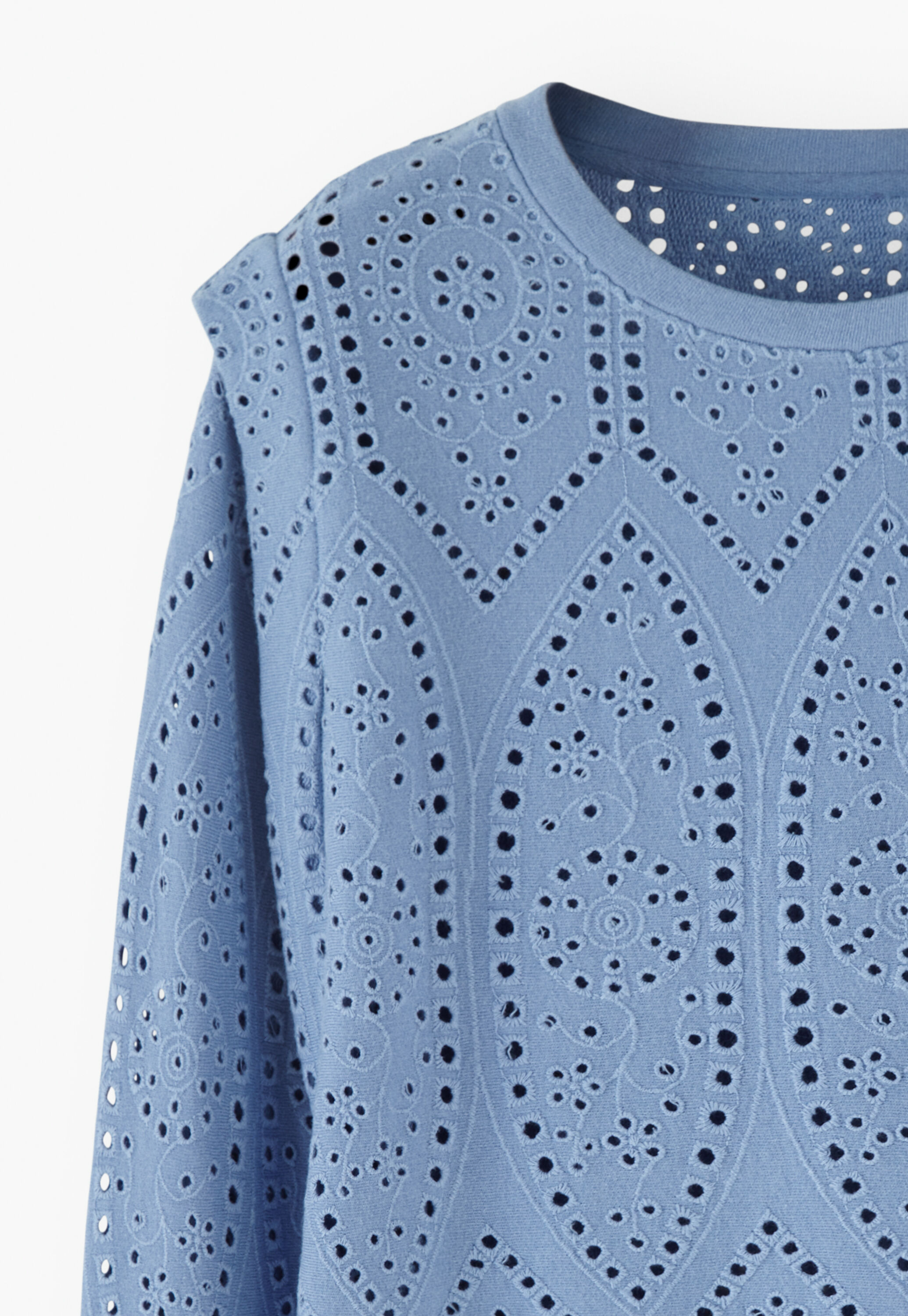 Broderie top