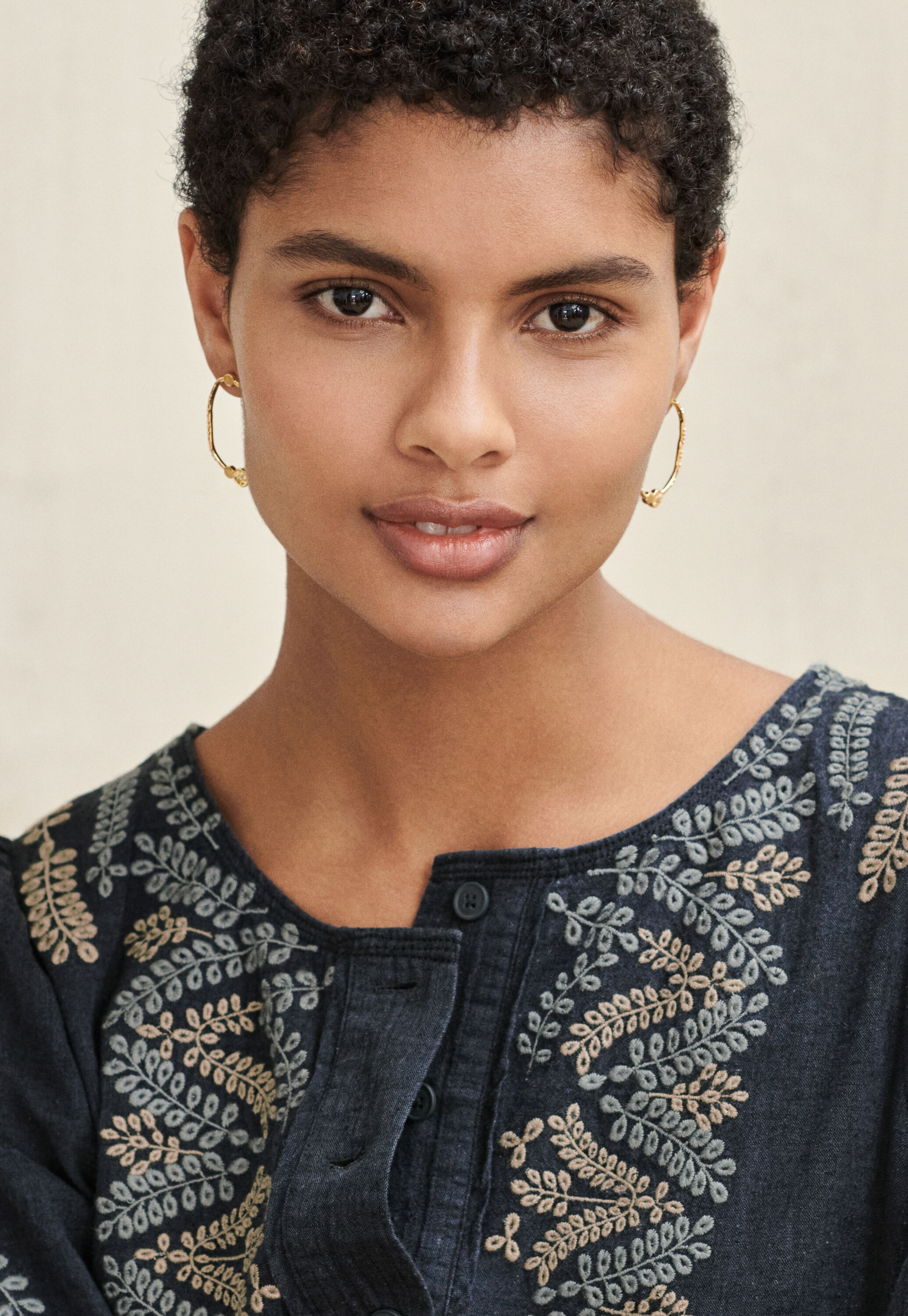 Oval-loop earrings