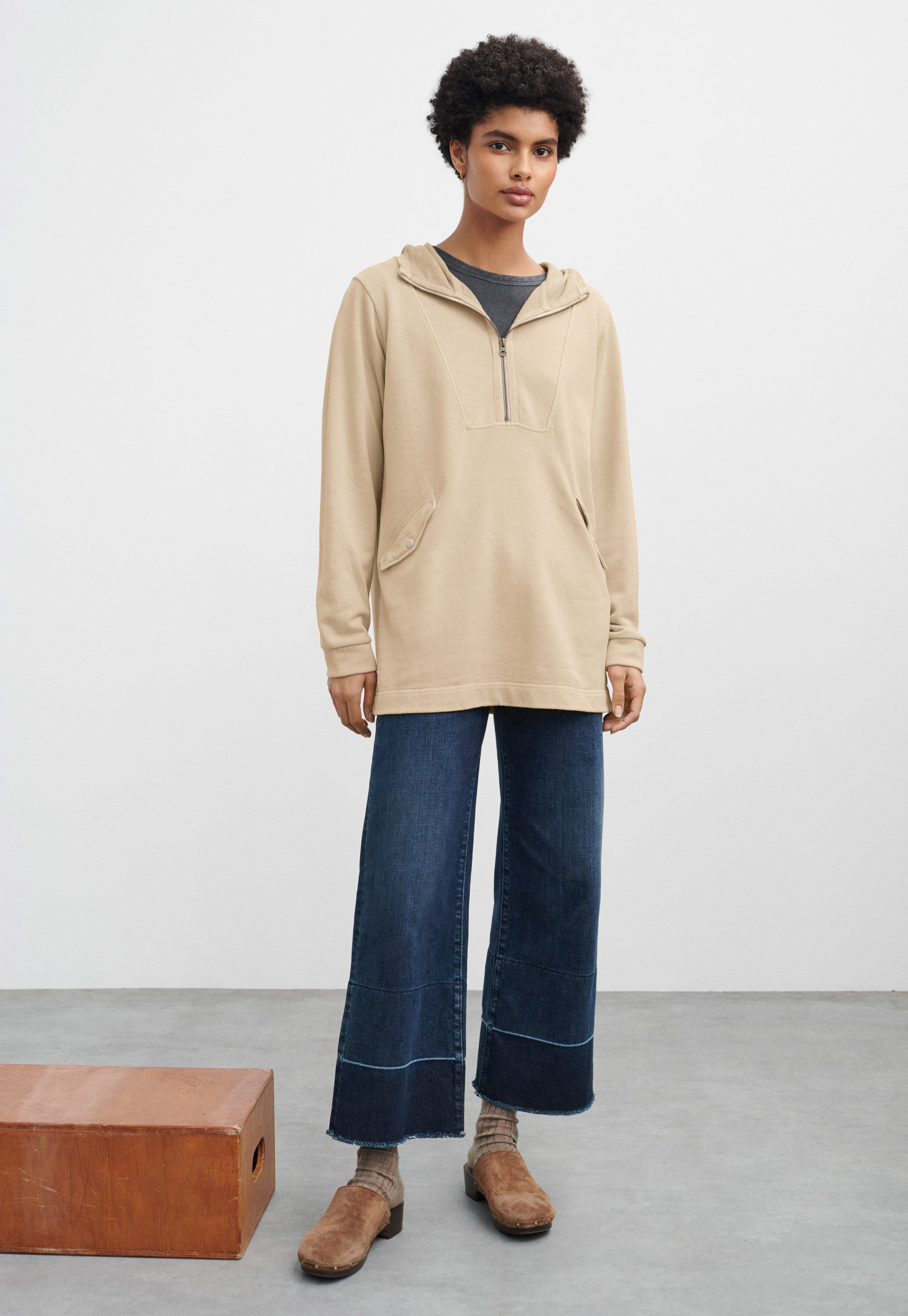 Cropped wide-leg jeans