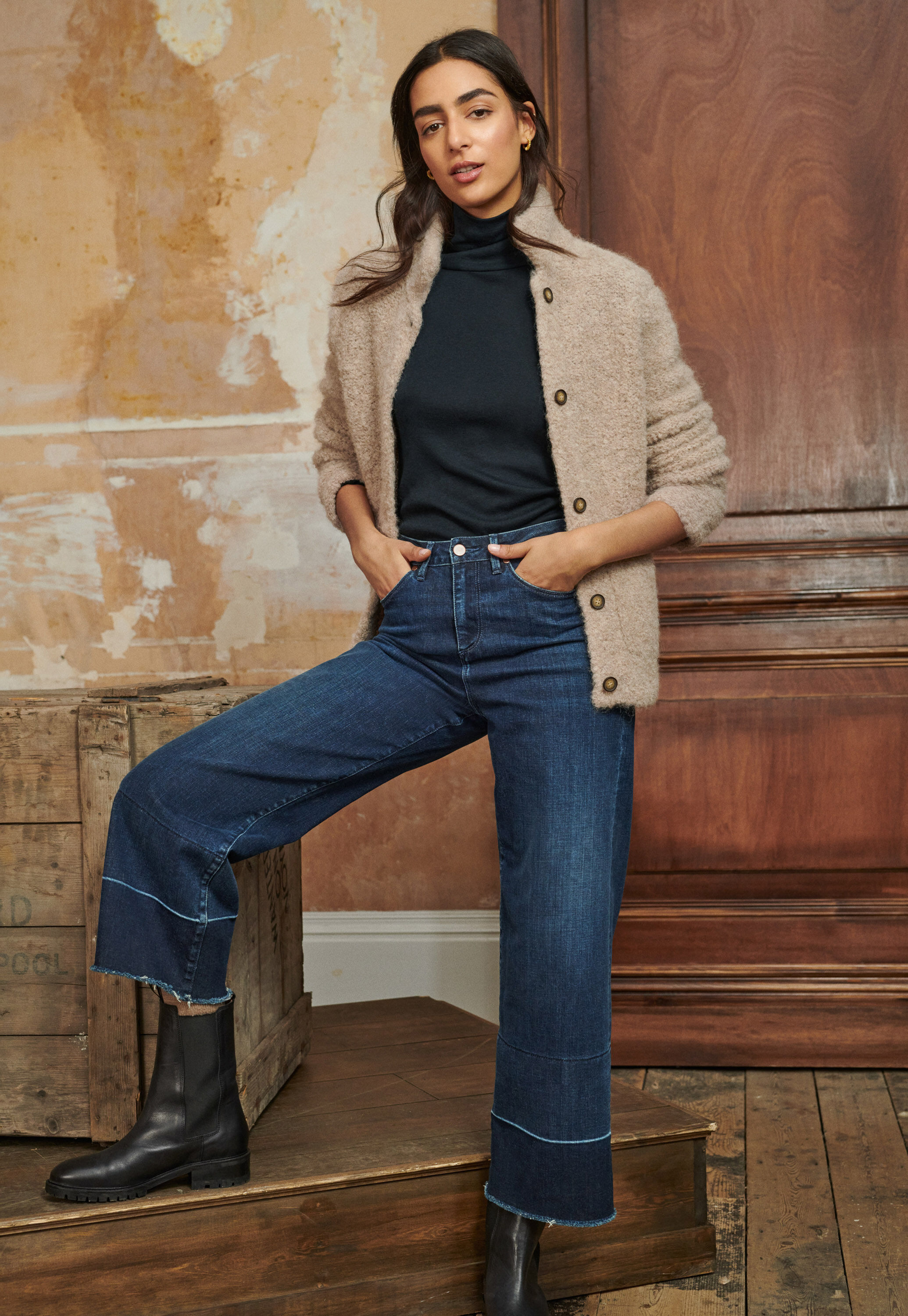 Cropped wide-leg jeans
