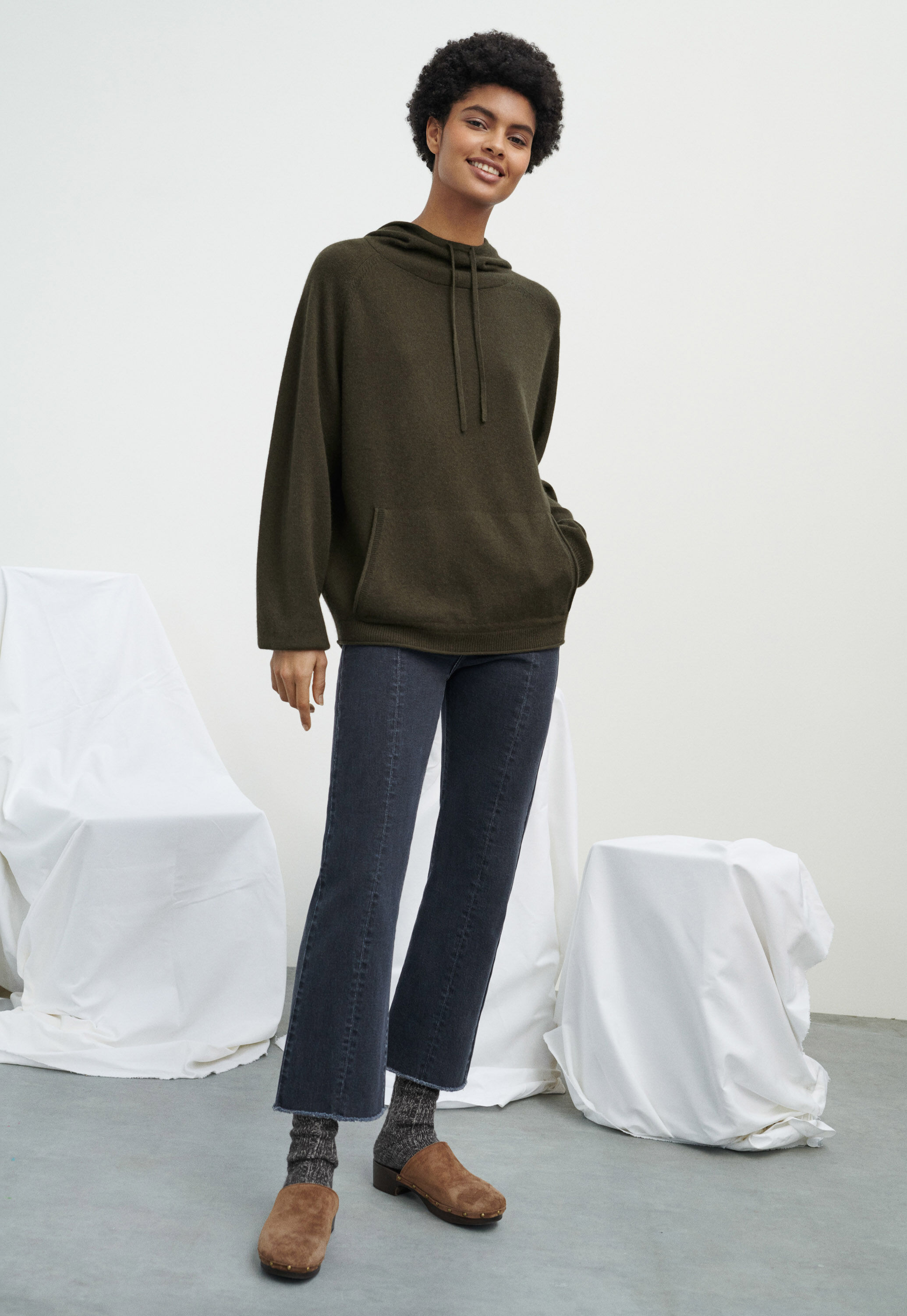 Kick-flare cropped jeans