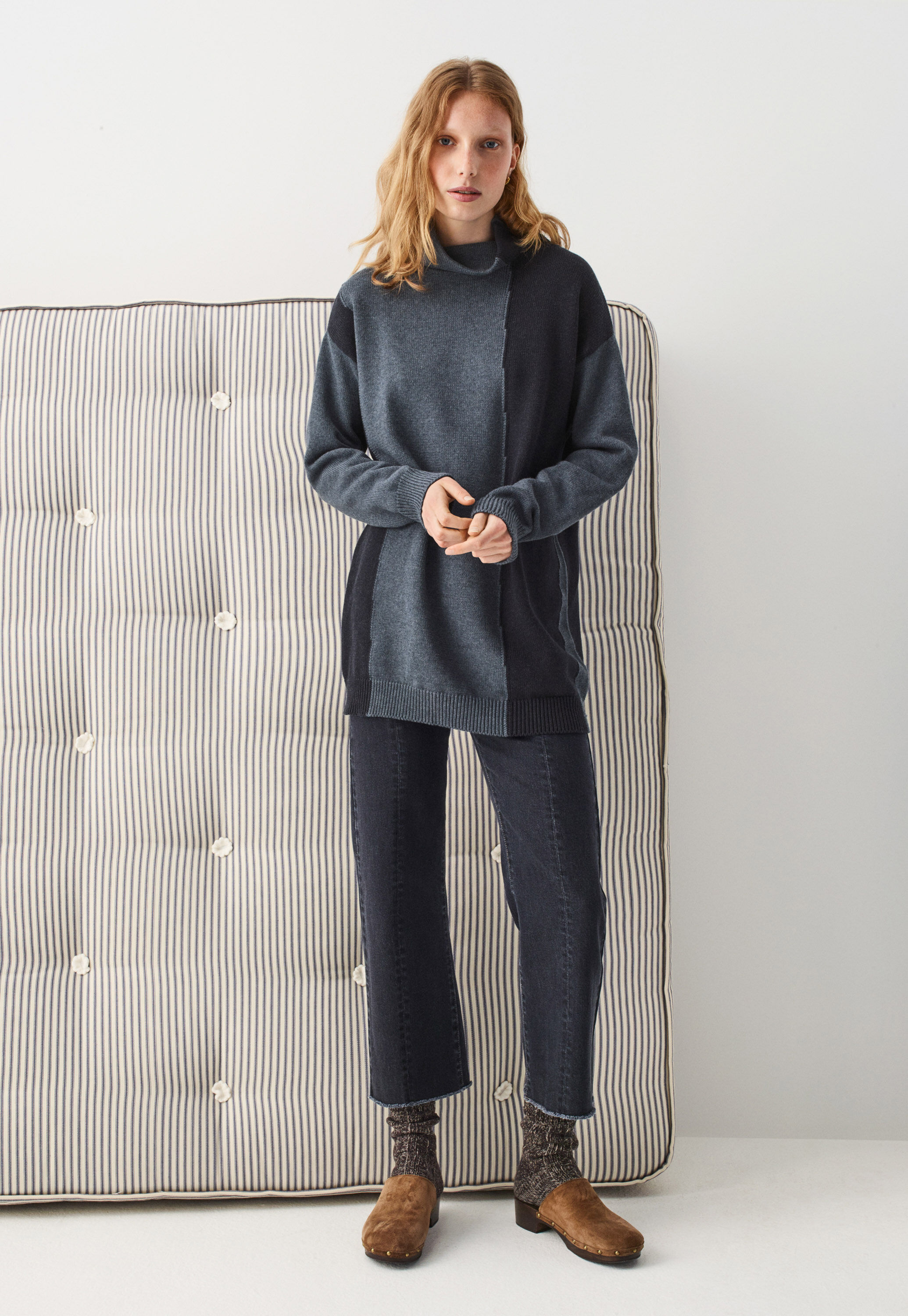 Kick-flare cropped jeans