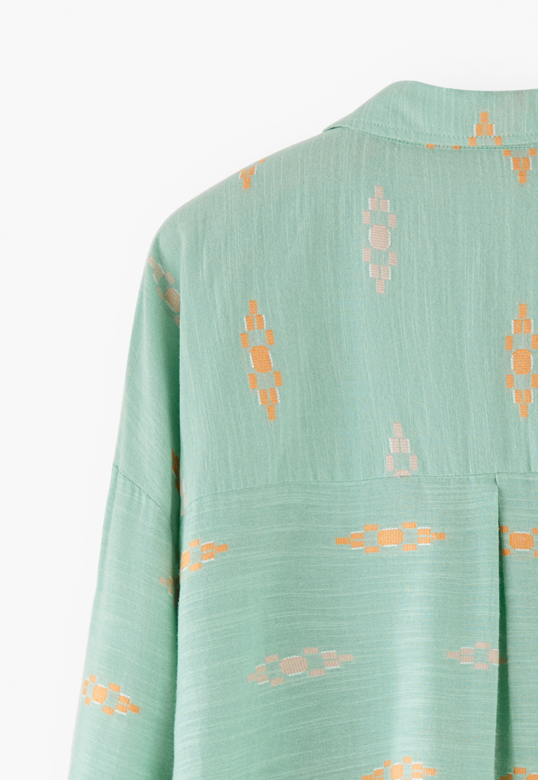 Clipped jacquard shirt
