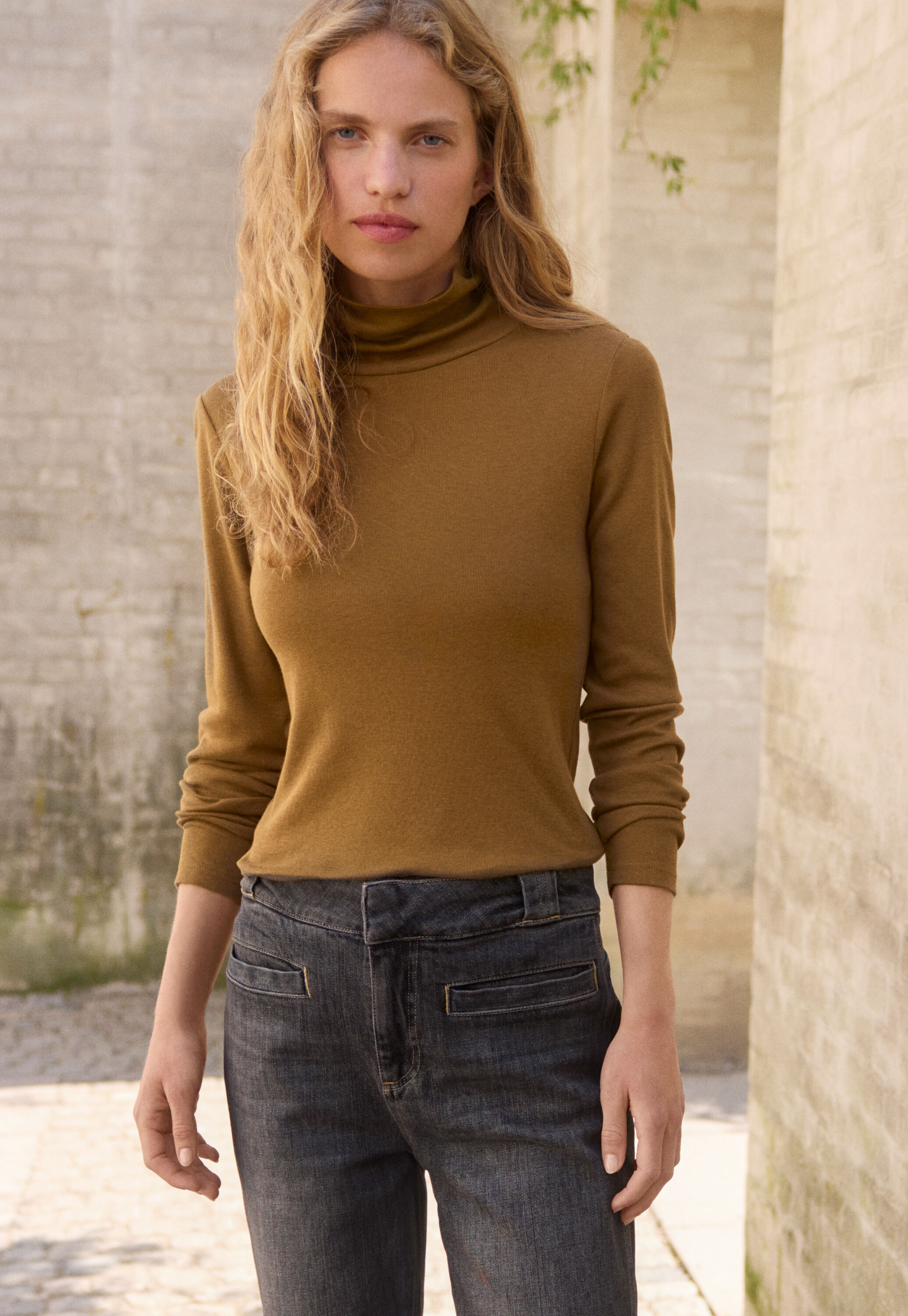 High-neck top